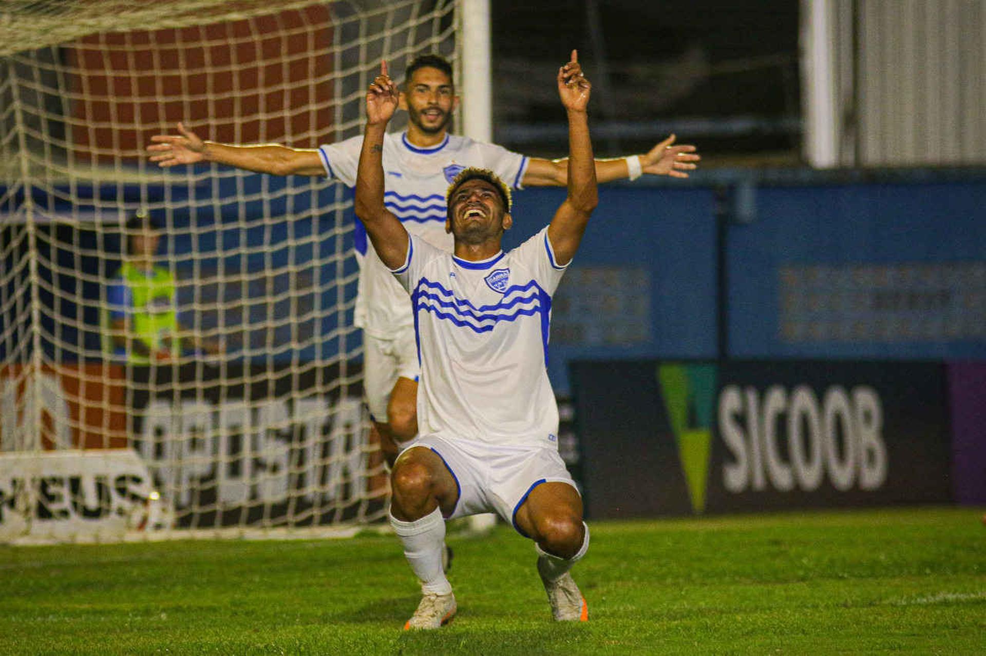 Diego Ceará comemora gol pelo Barra FC