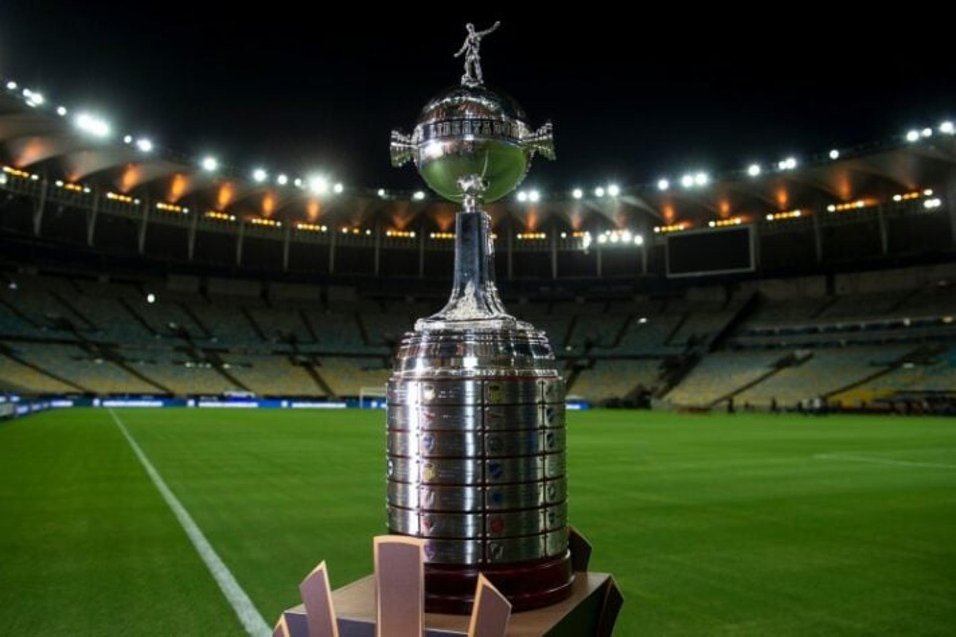 Maracanã-troféu-libertadores