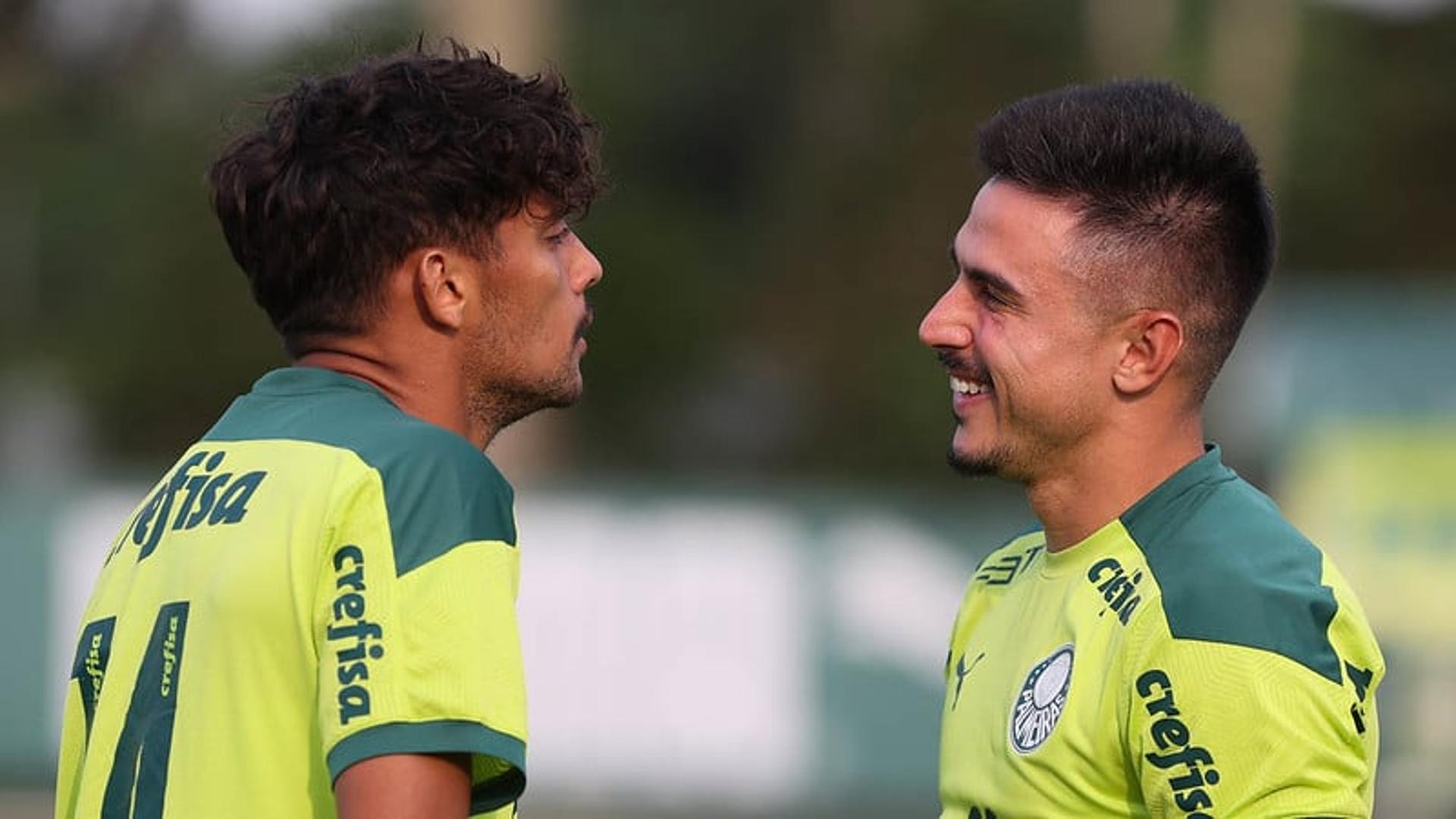 Willian Bigode e Gustavo Scarpa