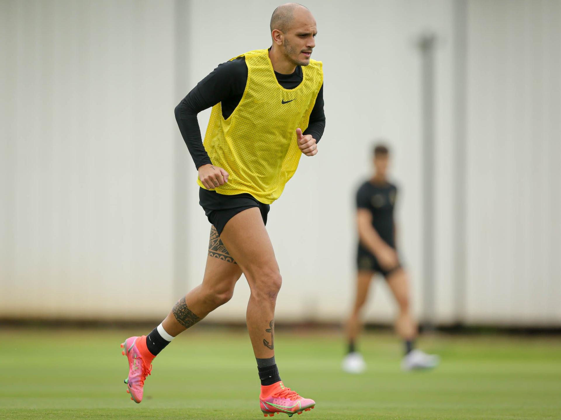 Fábio Santos - Treino Corinthians 28/03