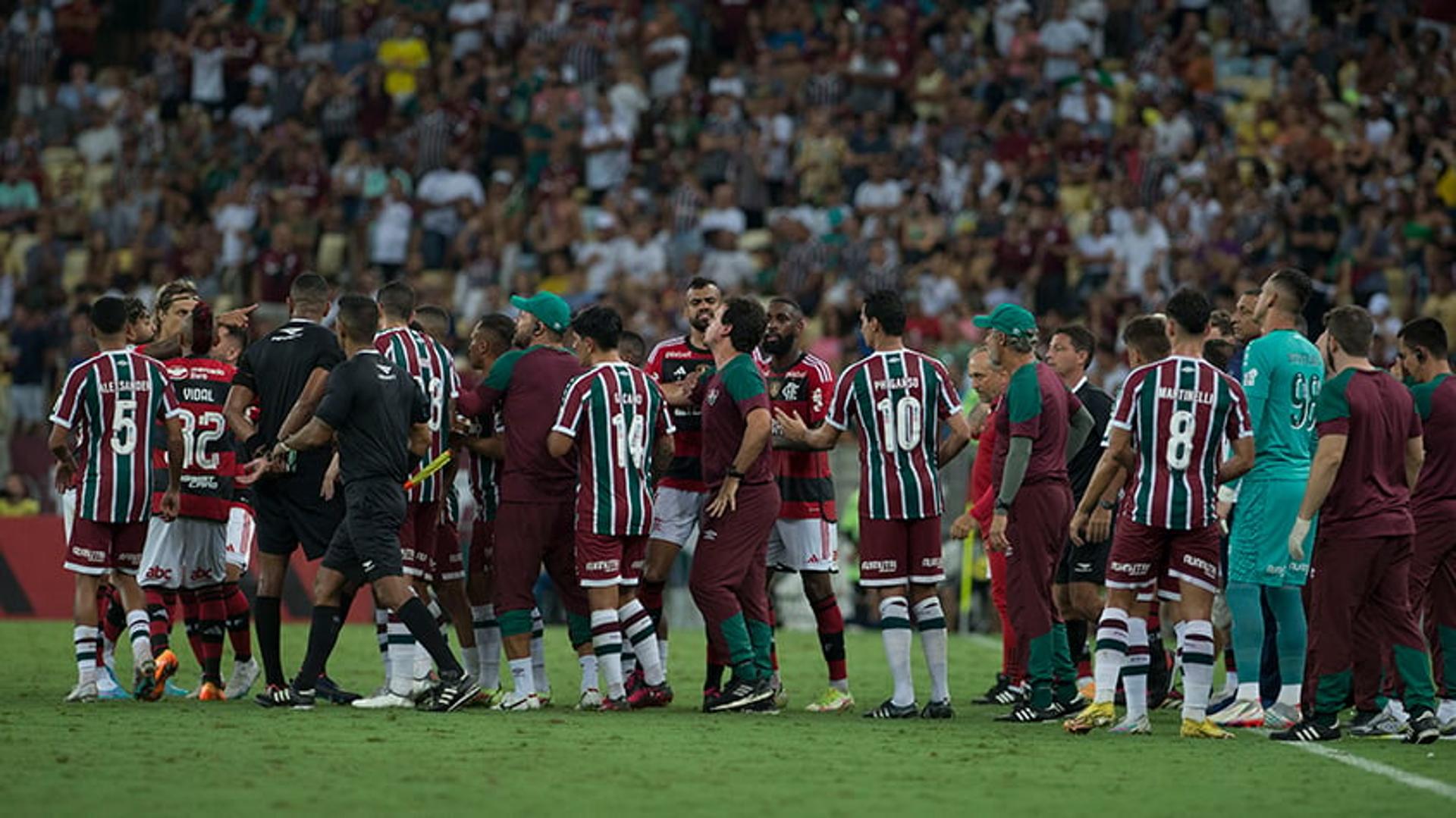 Flamengo x Fluminense - Expulsão Diniz