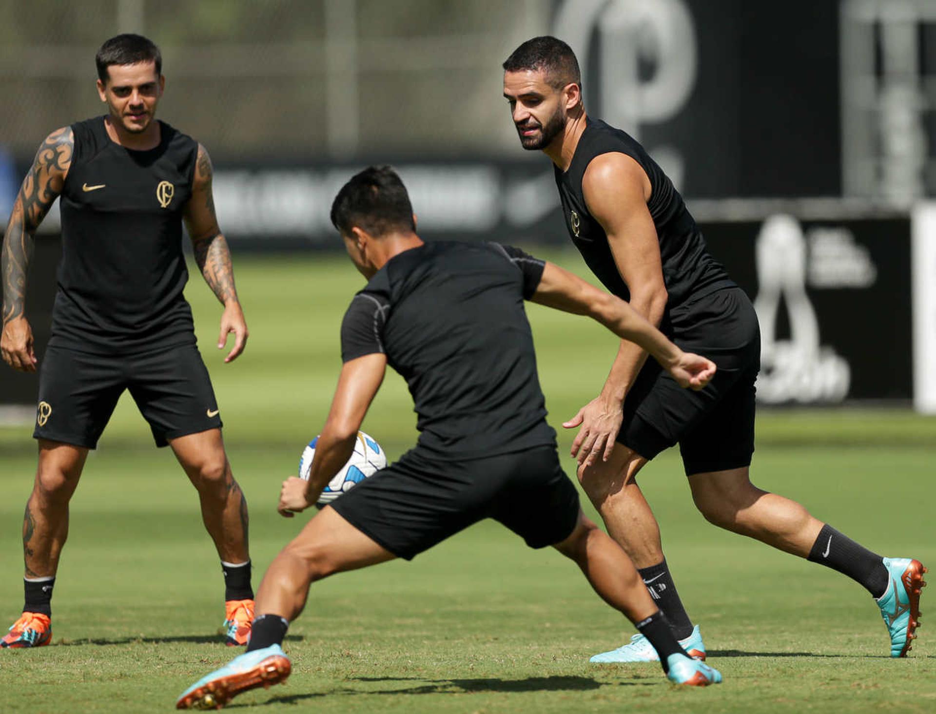 Fagner, Roni e Renato Augusto - Treino Corinthians