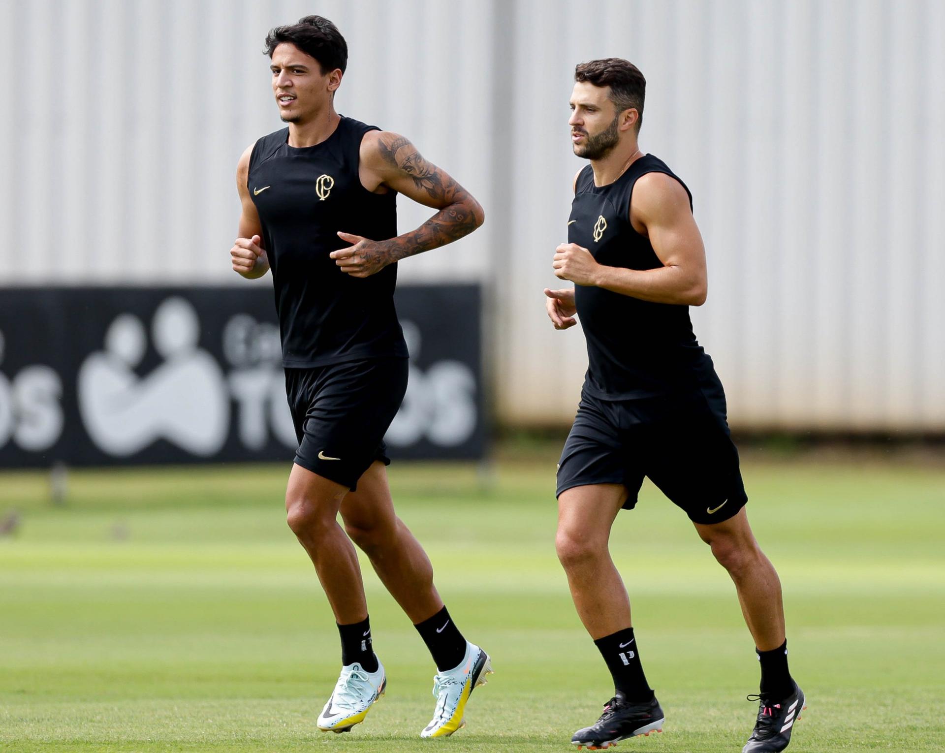 Caetano e Júnior Moraes - Treino Corinthians 11/04