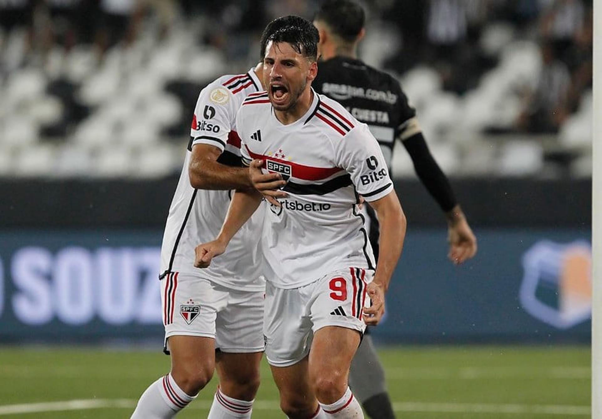 Calleri - Botafogo x São Paulo