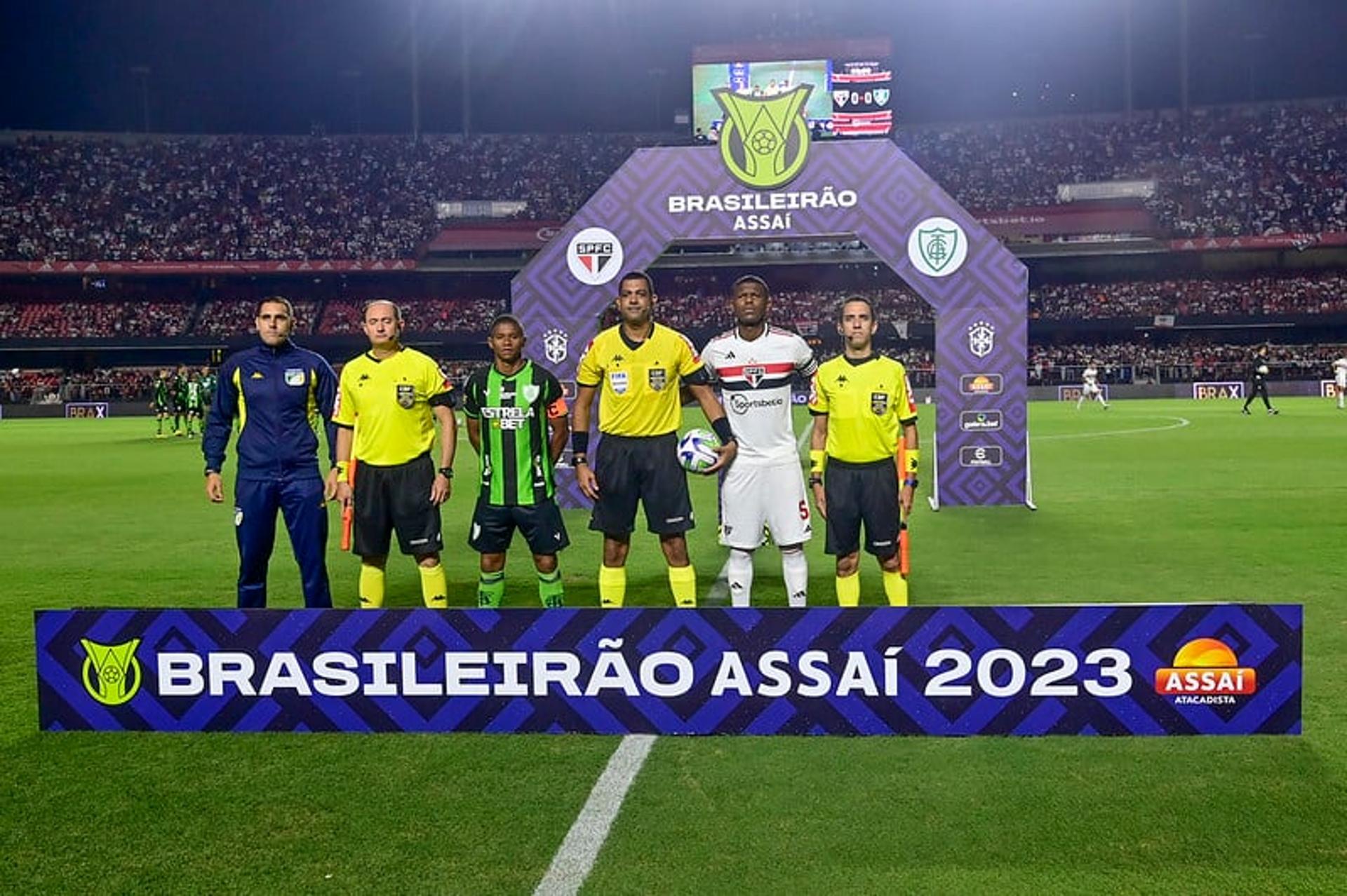 São Paulo x América-MG - reclamações arbitragem