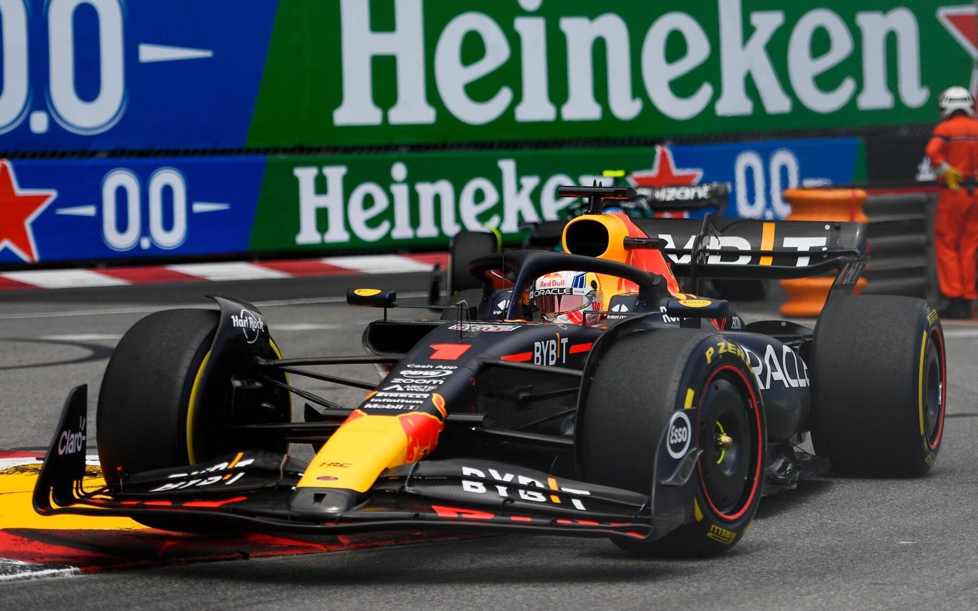 Max-Verstappen-1-aspect-ratio-512-320