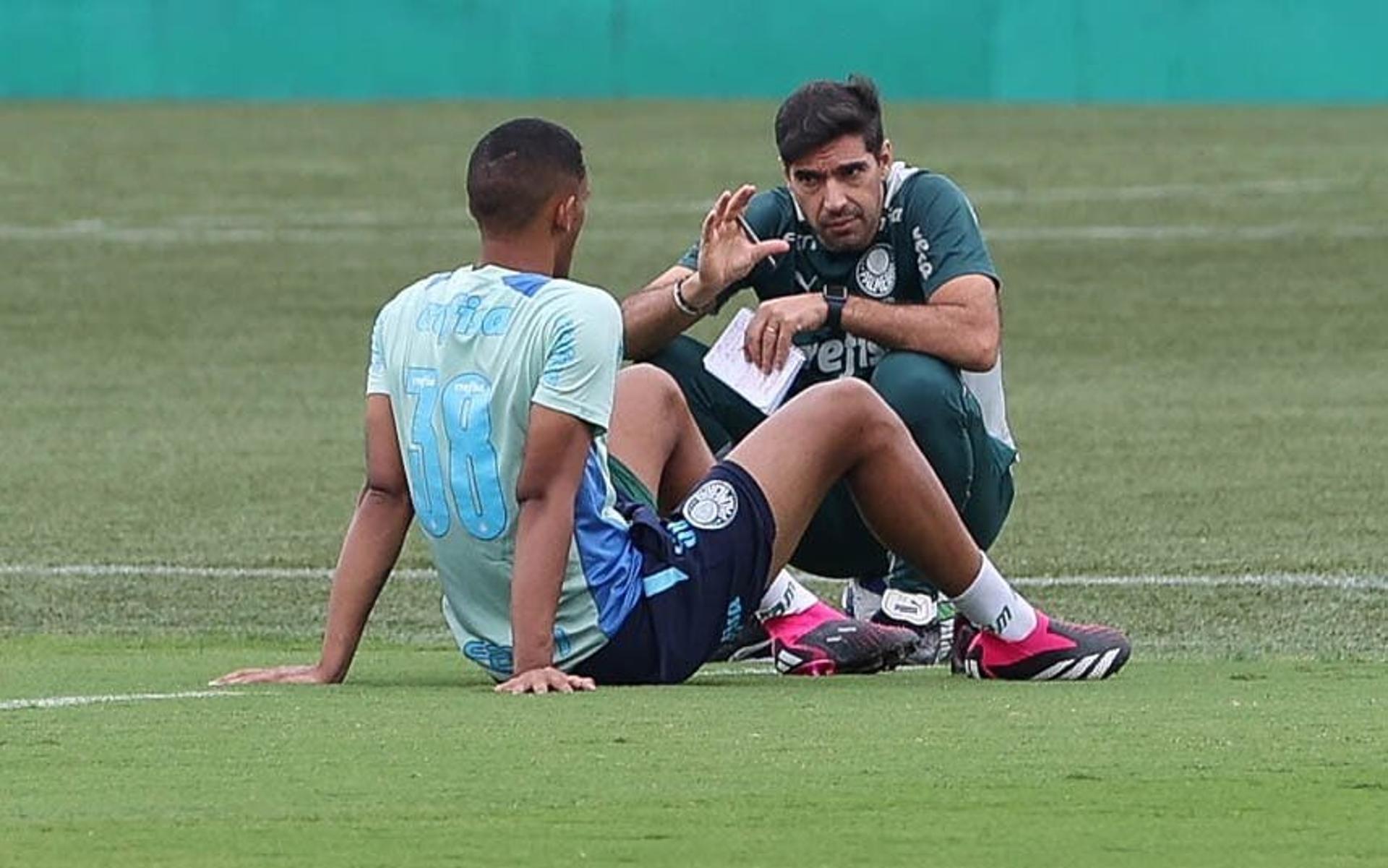 abel_michel_treino_palmeiras_6_maio_2023-aspect-ratio-512-320