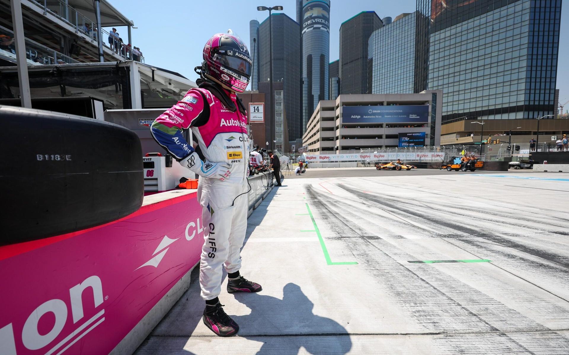 Helio-Castroneves-Chevrolet-Detroit-Grand-Prix-presented-by-Lear-By_-Chris-Owens_Large-Image-Without-Watermark_m83969-scaled-aspect-ratio-512-320