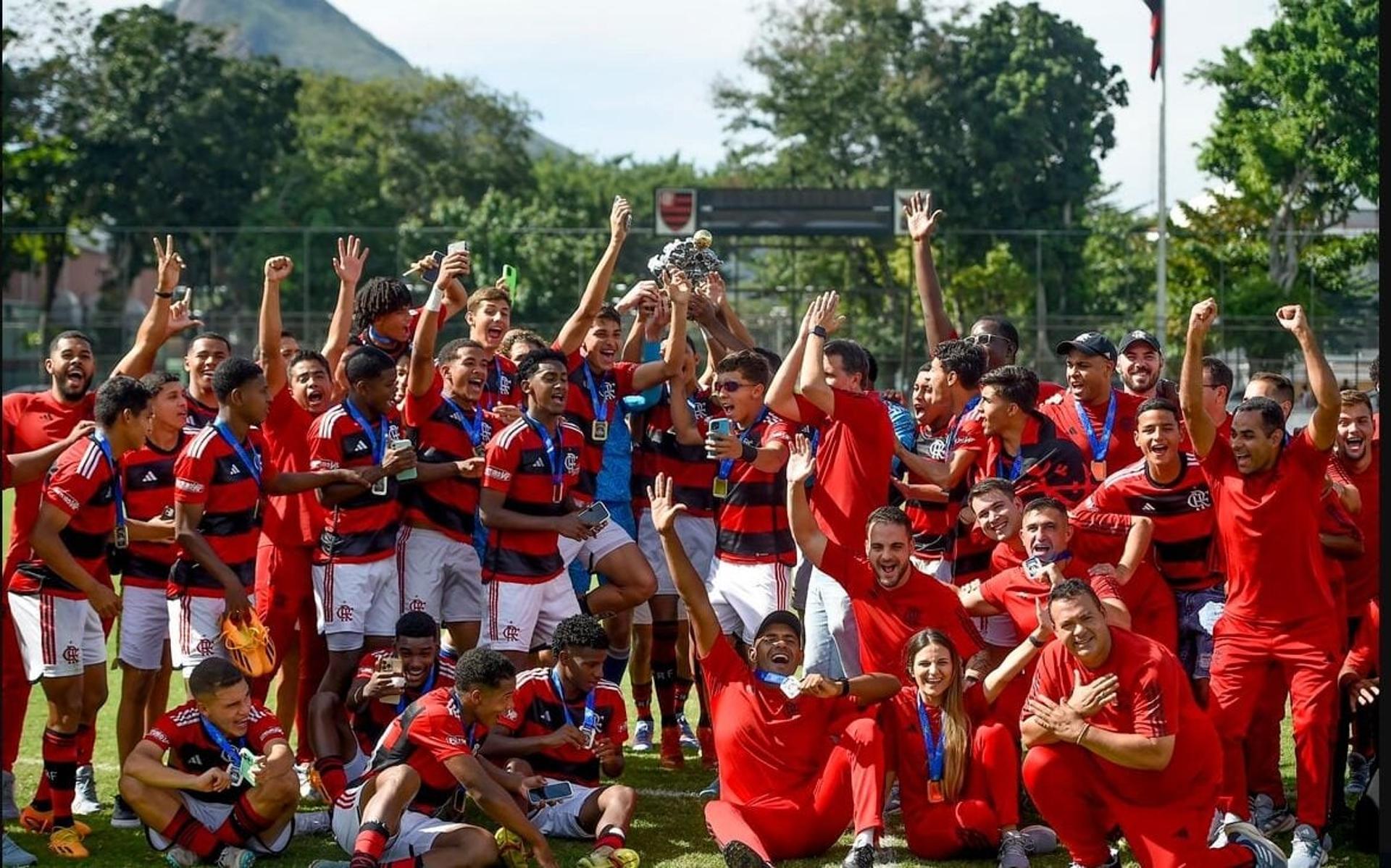 flamengo-campeao-sub-17-aspect-ratio-512-320