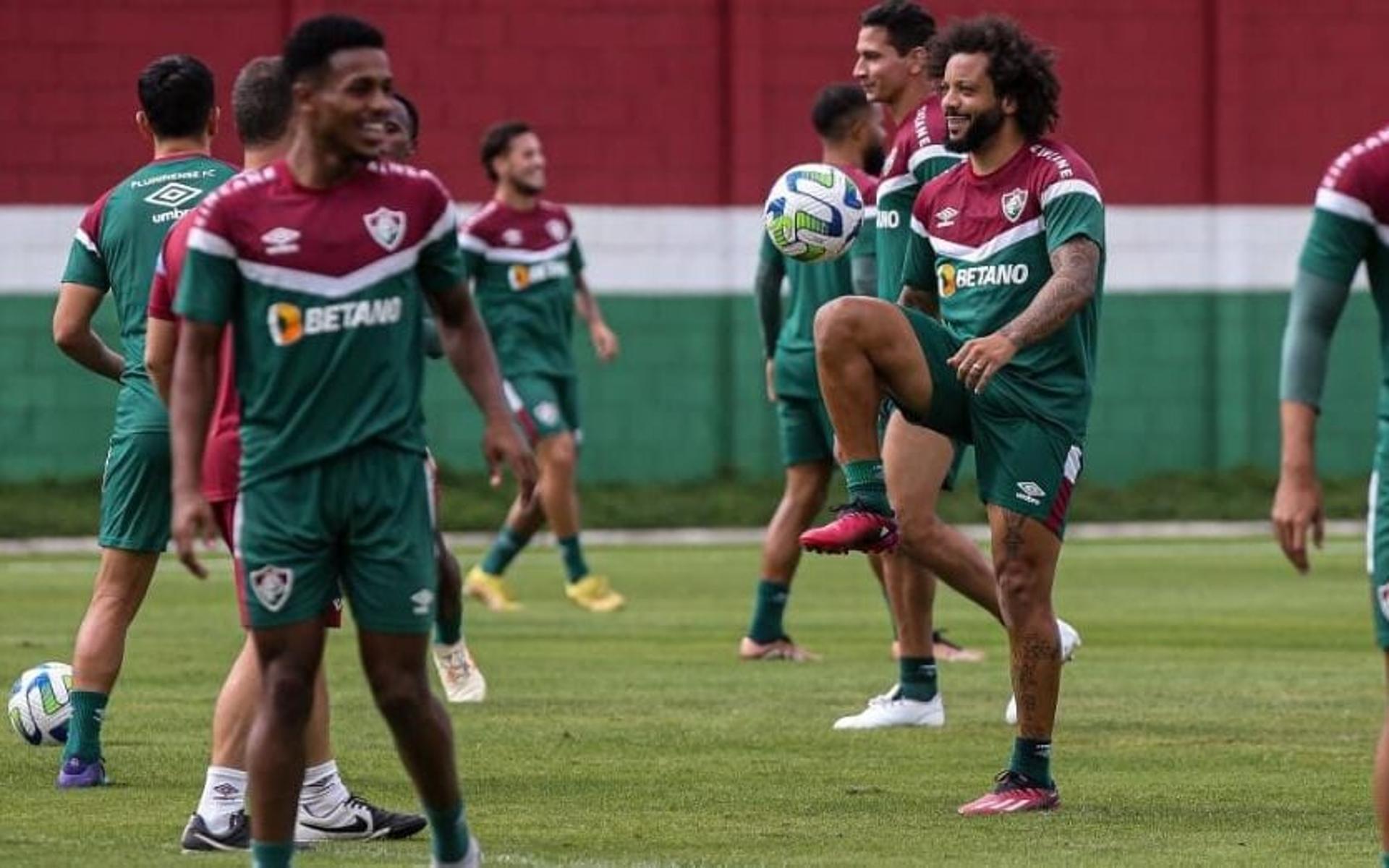 treino-fluminense-aspect-ratio-512-320