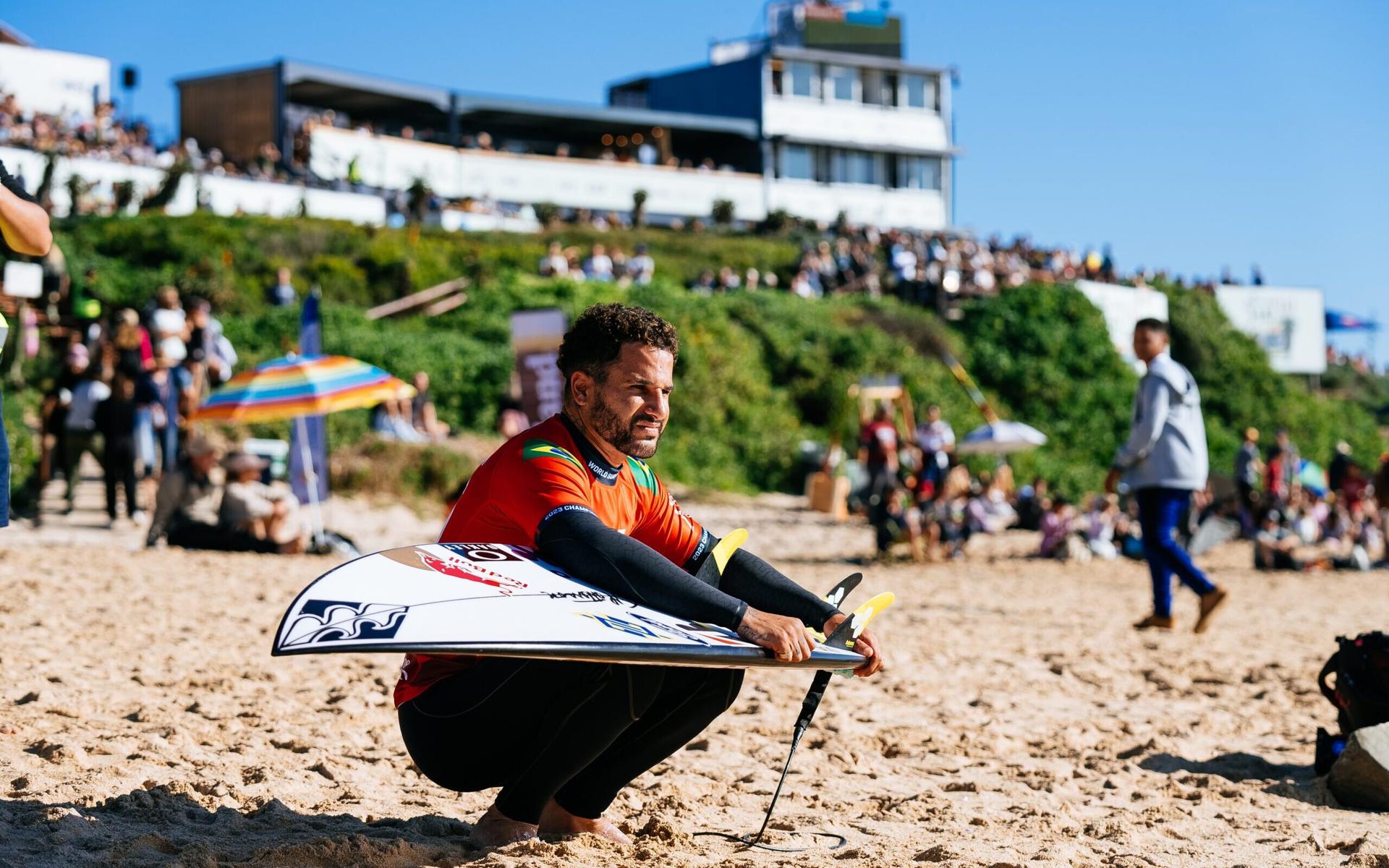 Italo-Ferreira-J-Bay-WSL-scaled-aspect-ratio-512-320