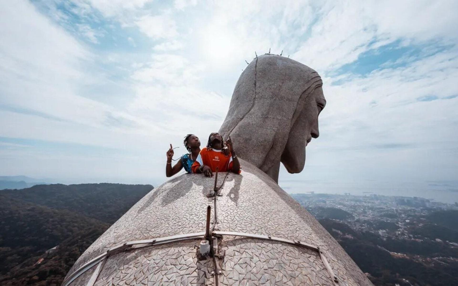 Vini-Jr-e-Camavinga-no-Cristo-aspect-ratio-512-320