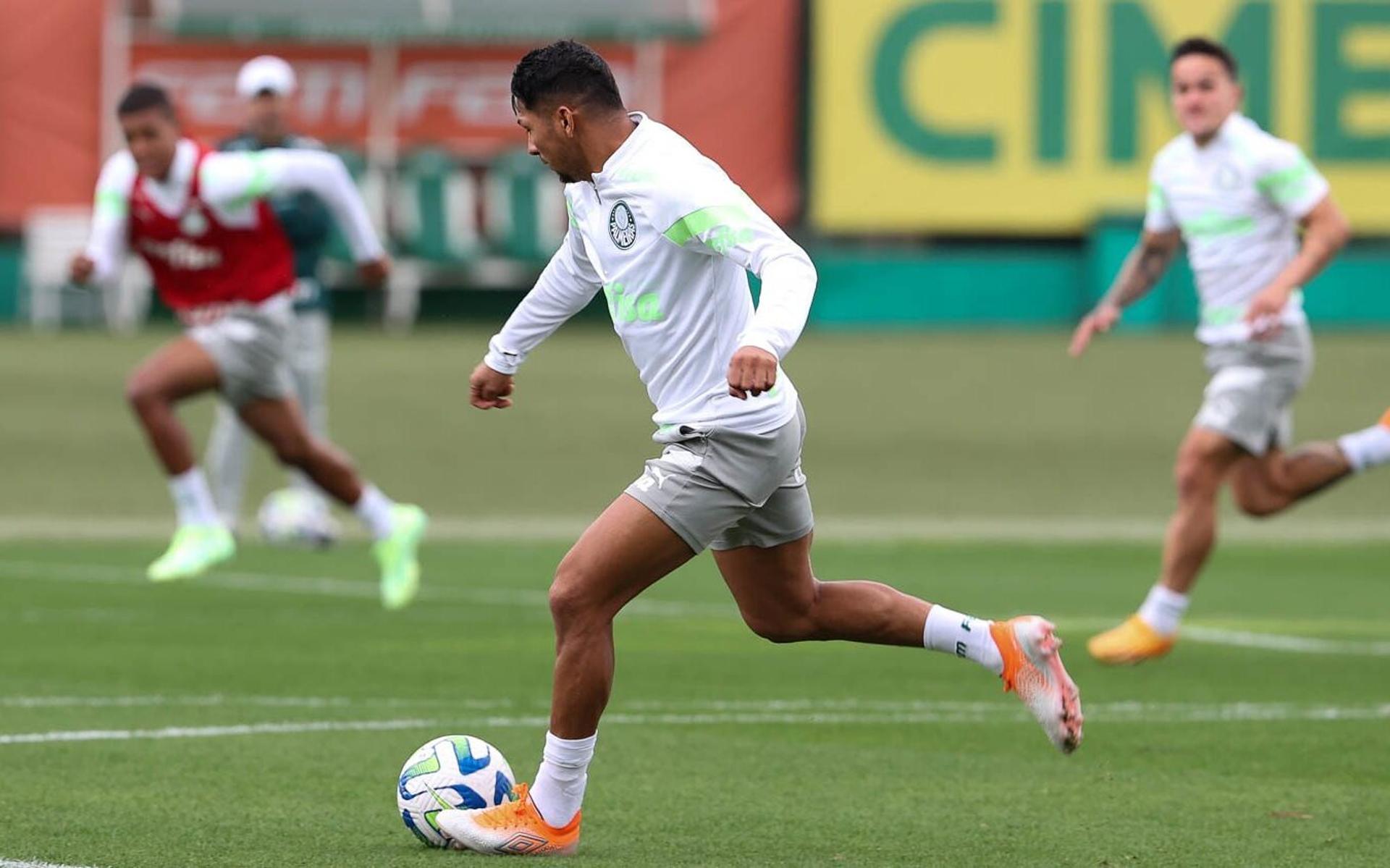 rony_treino_palmeiras_19_julho_2023-aspect-ratio-512-320