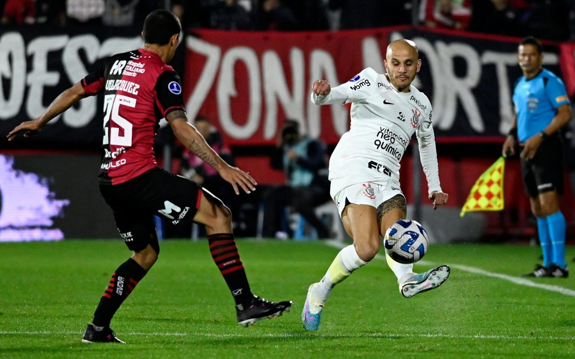 Fabio-Santos-Newells-Corinthians-scaled-aspect-ratio-512-320