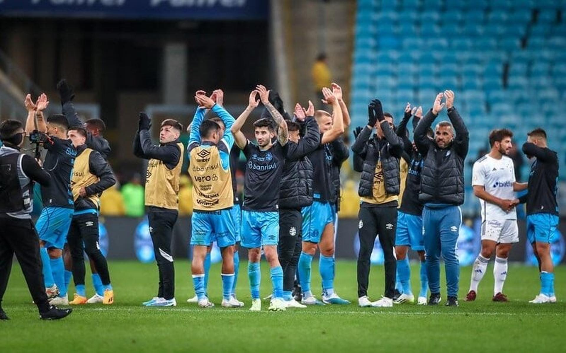 gremio-cruzeiro-agradecimento-torcedor-futebol-latino-lance-aspect-ratio-512-320