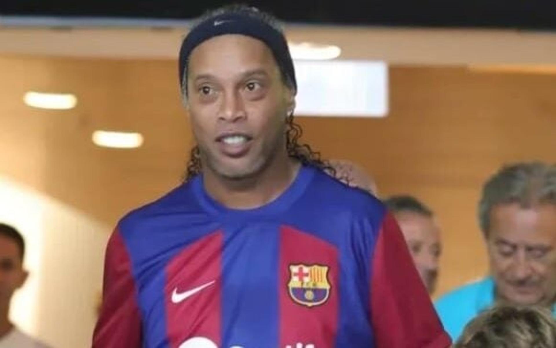 Ronaldinho-Gaucho-aspect-ratio-512-320