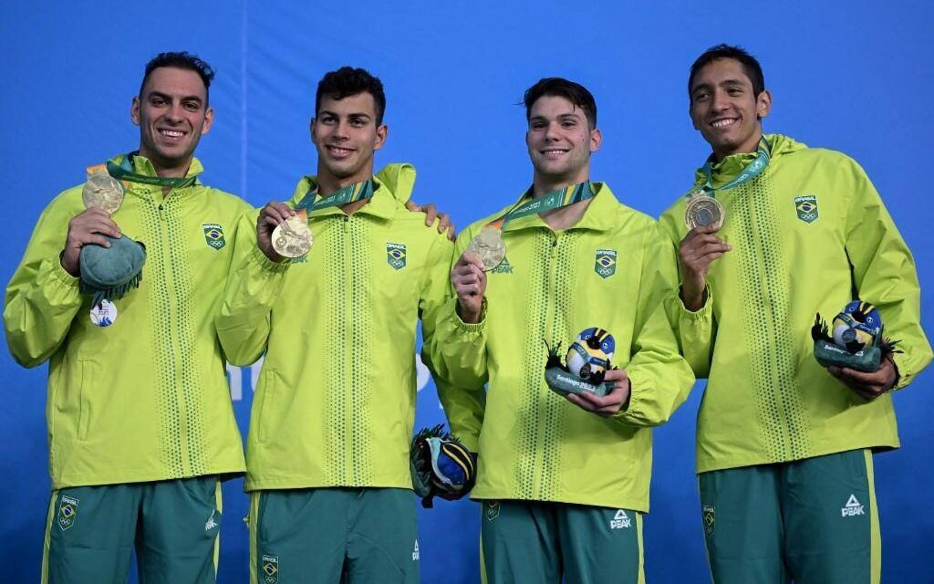 Nadadores-brasileiros-Fernando-Scheffer-Guilherme-Costa-Murilo-Setin-Sartori-e-Breno-Correia-jpg-aspect-ratio-512-320