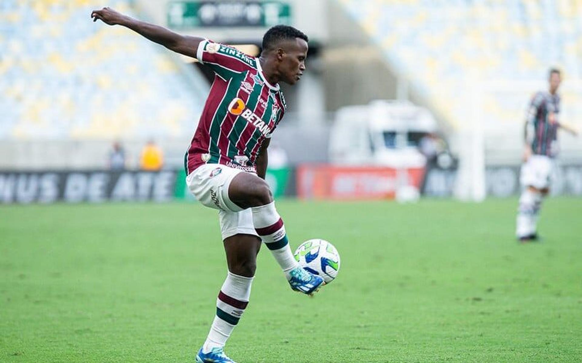 jhon-arias-fluminense-x-botafogo-aspect-ratio-512-320