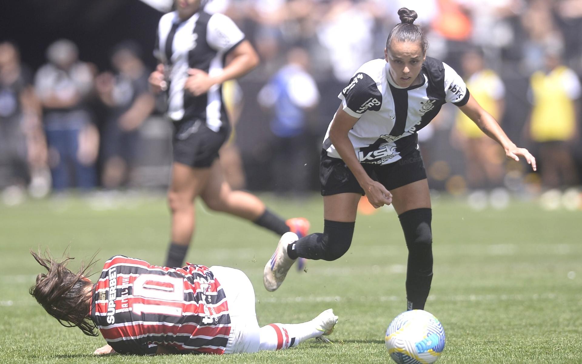 Gabi-Portilho-final-brasileirao-feminino-2209-aspect-ratio-512-320