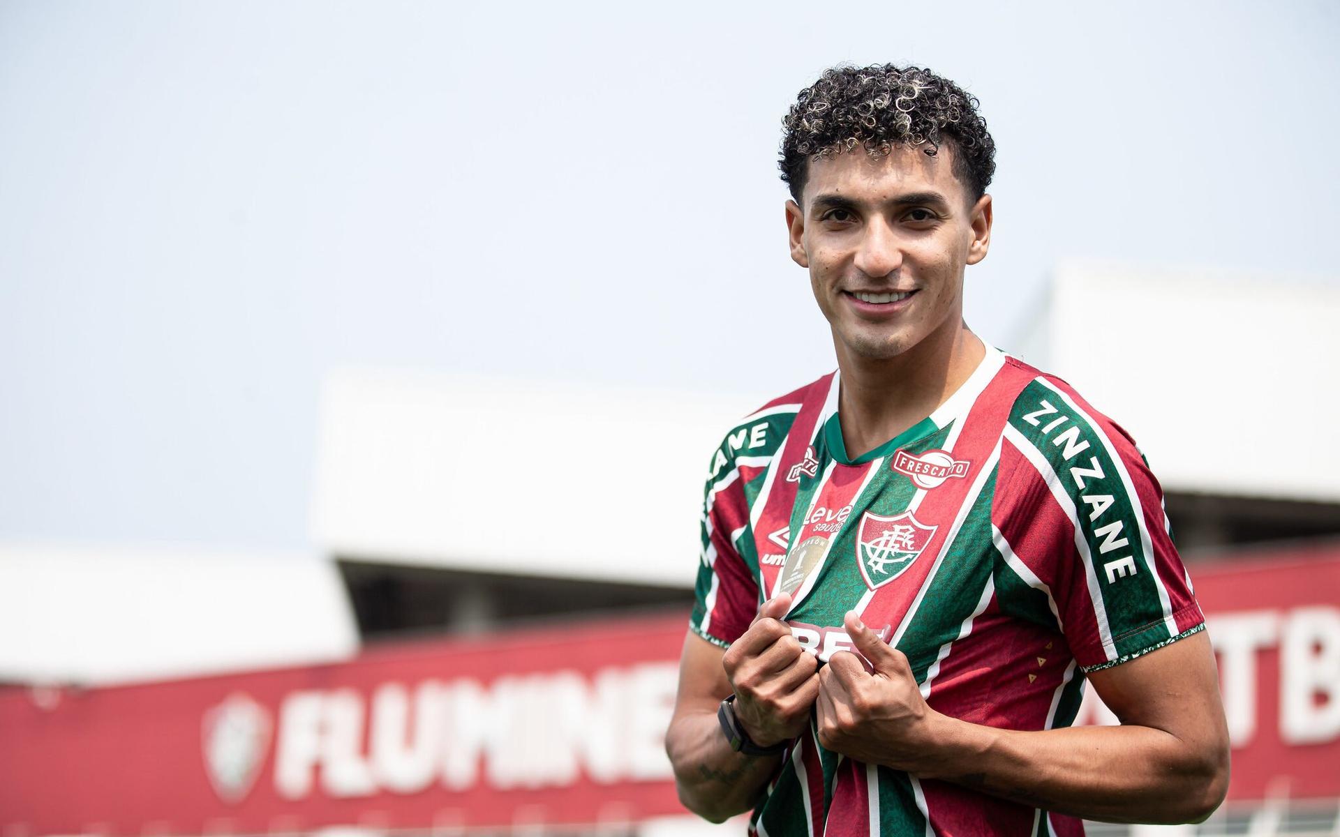 Gabriel-Fuentes-Fluminense-aspect-ratio-512-320