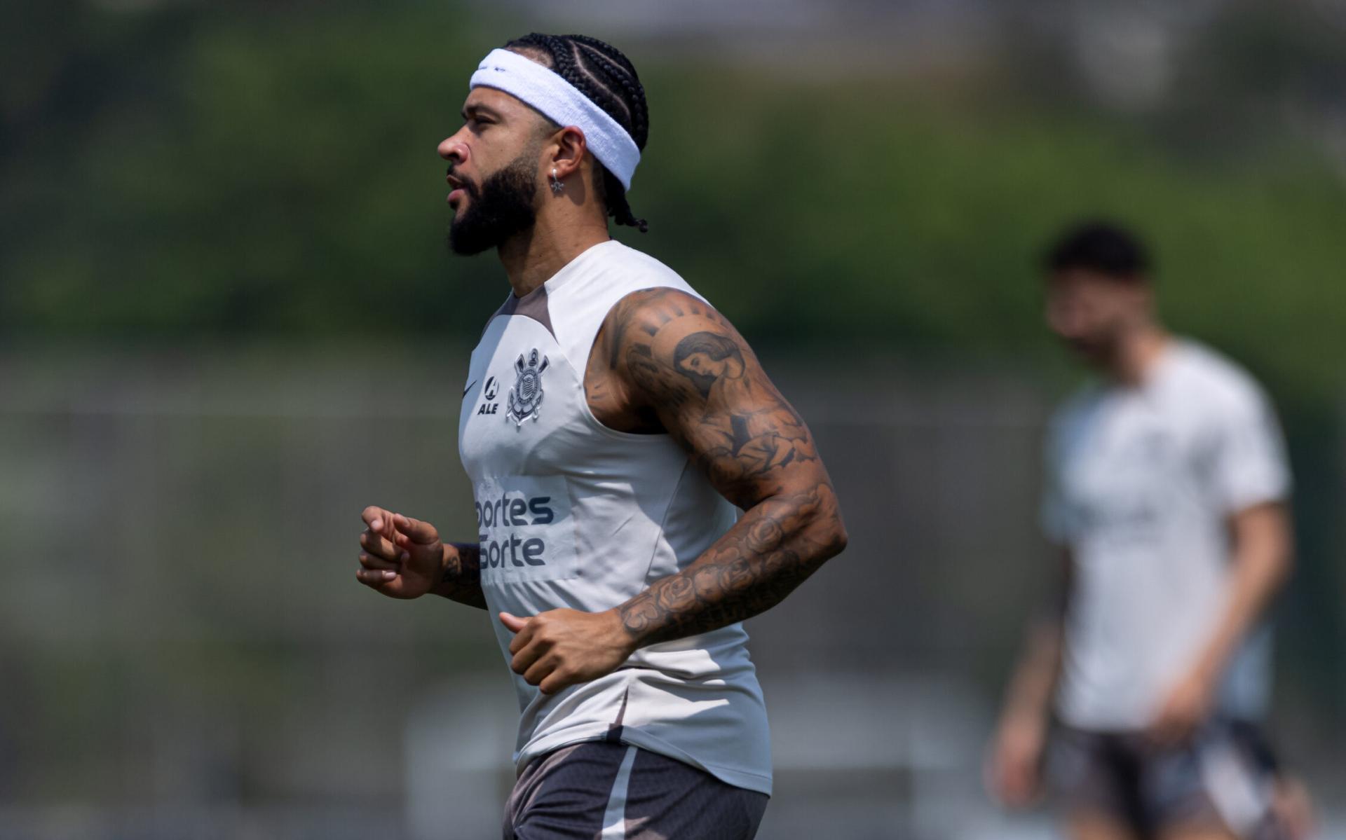 Memphis-Depay-treino-corinthians-2609-scaled-aspect-ratio-512-320