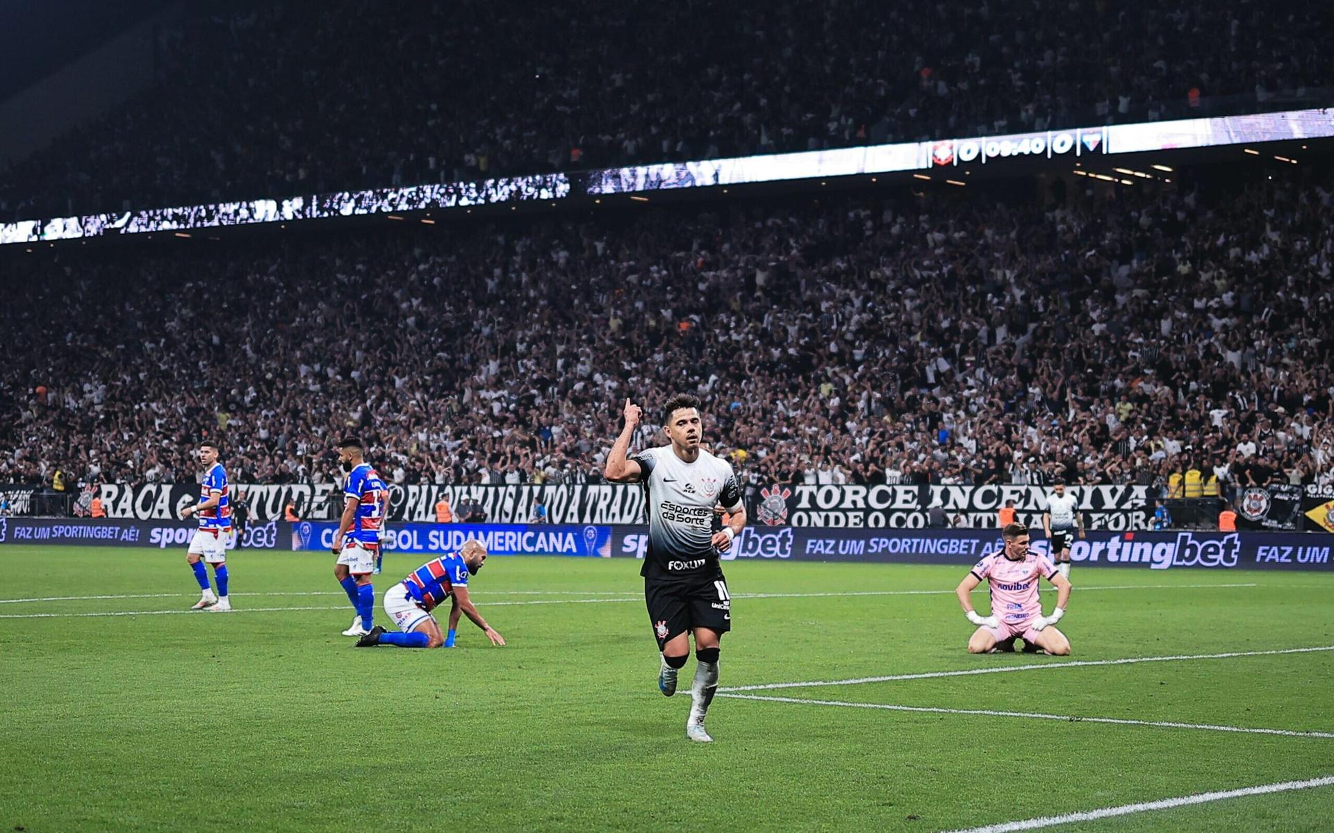 Romero-comemoracao-Corinthians-Fortaleza-scaled-aspect-ratio-512-320