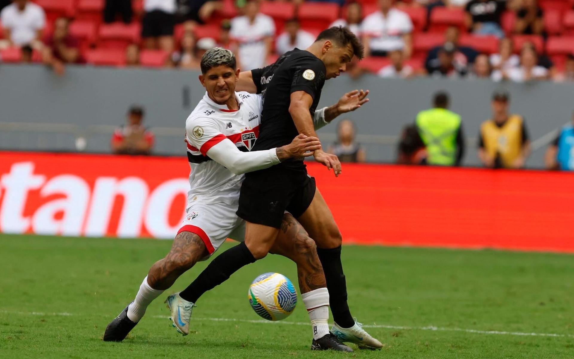 Romero-lance-Sao-Paulo-x-Corinthians-2909-aspect-ratio-512-320