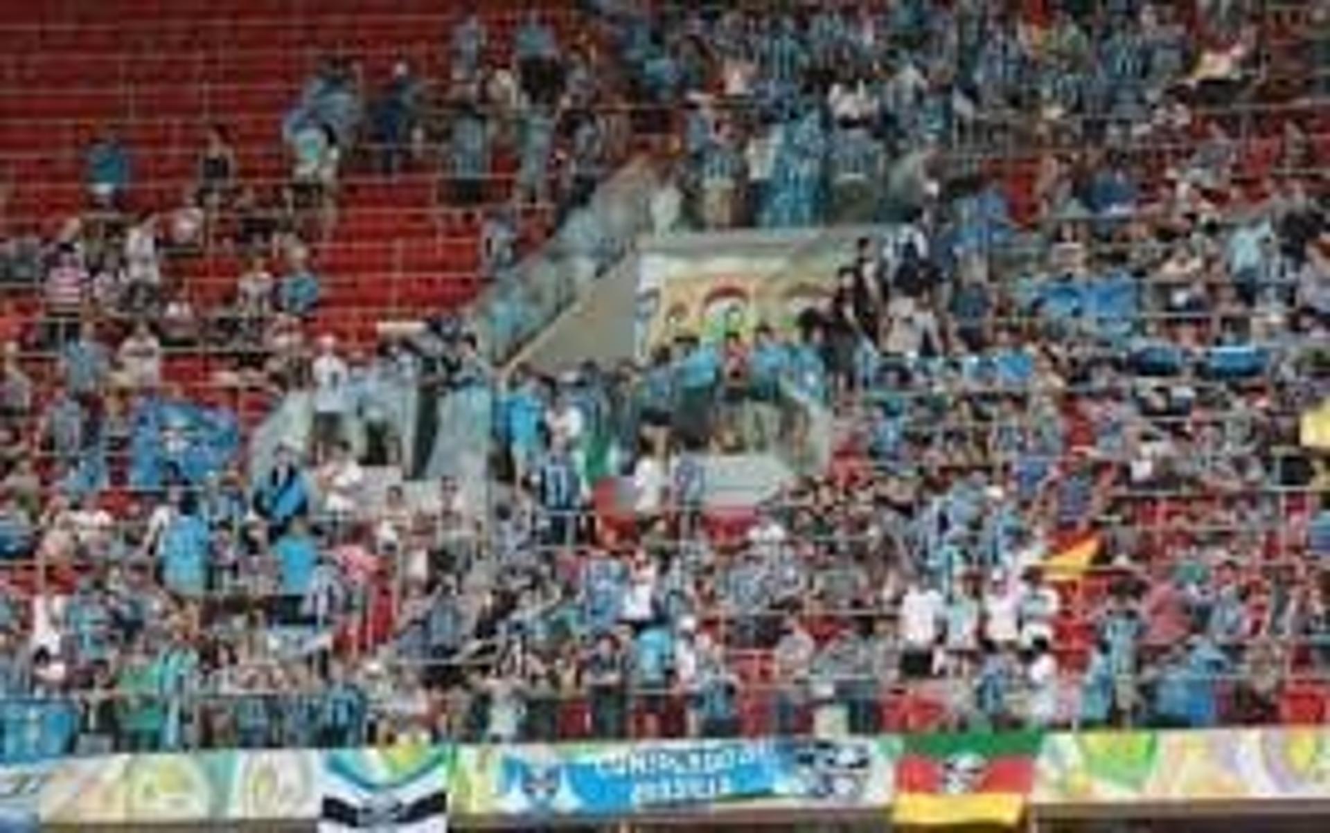 Torcida-do-Gremio-em-Brasilia-2-aspect-ratio-512-320