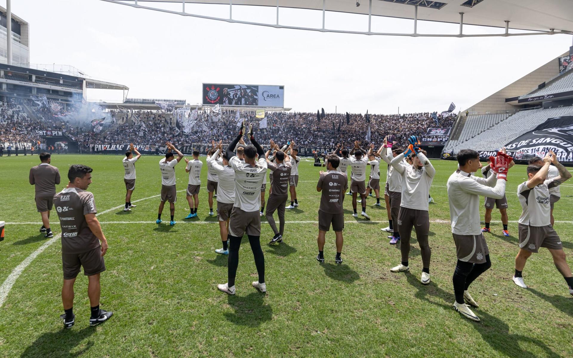 Treino-aberto-Corinthians-2809-scaled-aspect-ratio-512-320