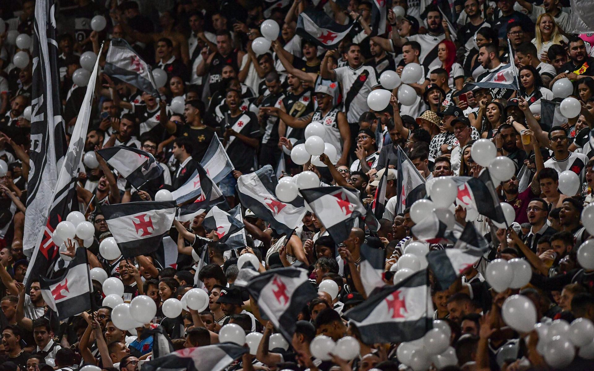 torcida-do-vasco-scaled-aspect-ratio-512-320