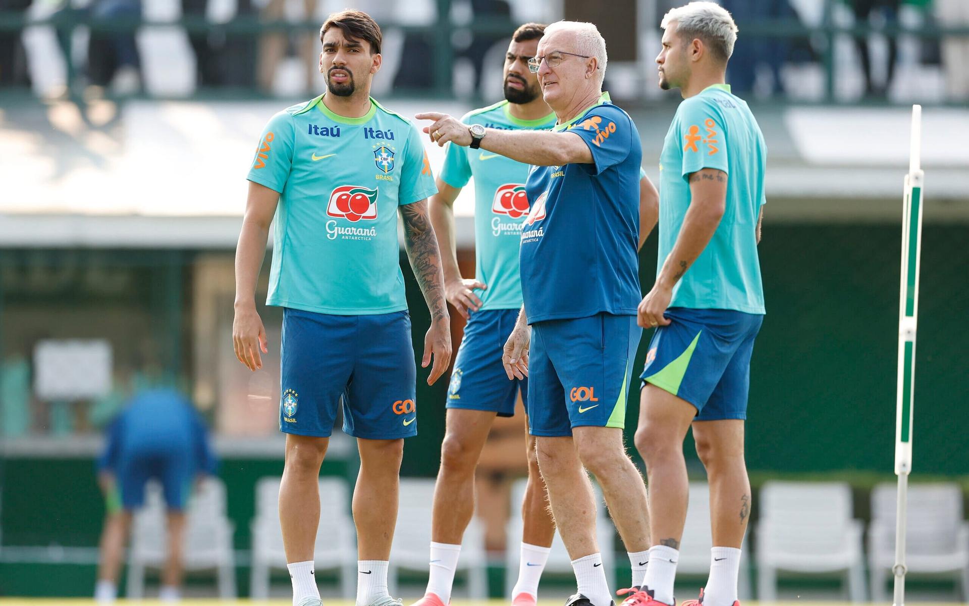 Dorival-Junior-comanda-primeiro-treino-da-Selecao-Brasileira-de-olho-no-Chile-scaled-aspect-ratio-512-320