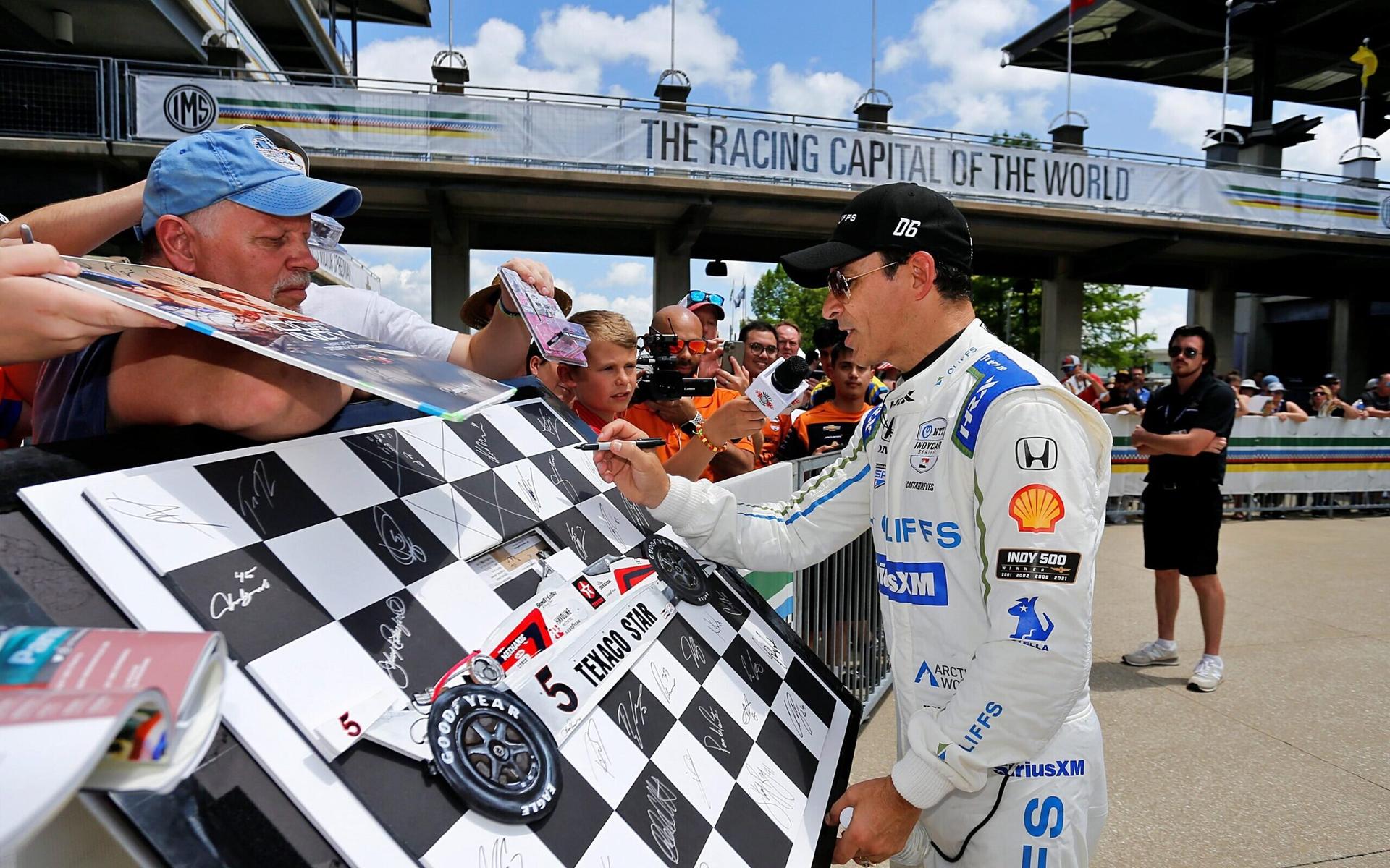 Helio-Castroneves-Indianapolis-500-Qualifying-By_-Paul-Hurley_Large-Image-Without-Watermark_m104660-scaled-aspect-ratio-512-320