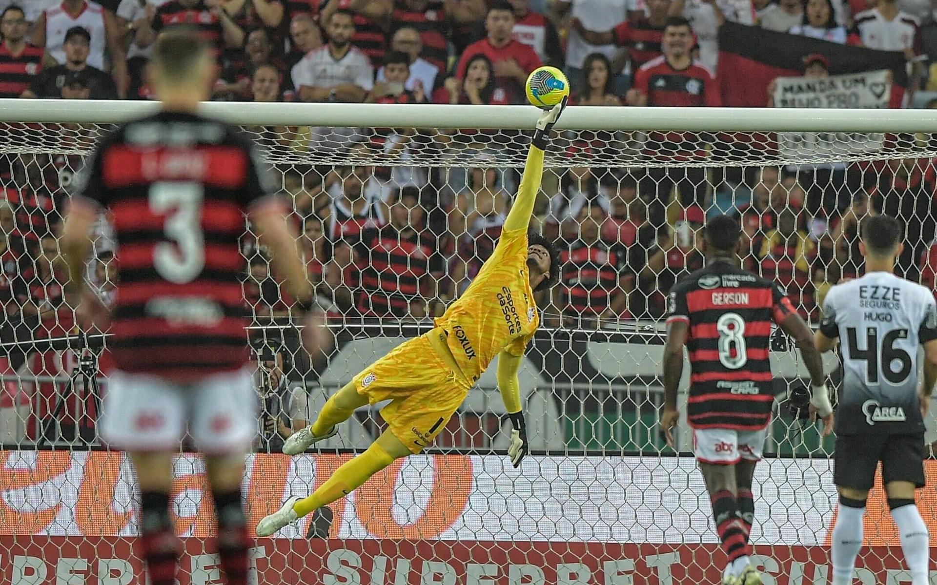 Hugo-Souza-em-acao-pelo-Corinthians-no-jogo-de-ida-da-semifinal-da-Copa-do-Brasil-contra-o-Flamengo-scaled-aspect-ratio-512-320