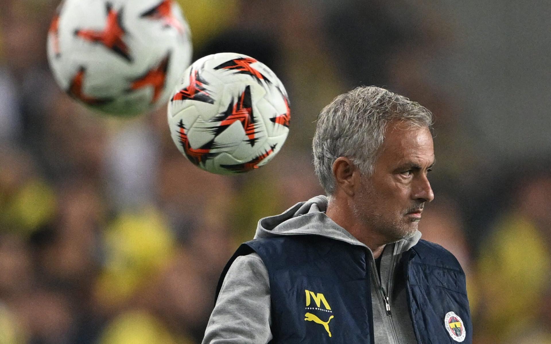 Jose-Mourinho-Fenerbahce-2-scaled-aspect-ratio-512-320