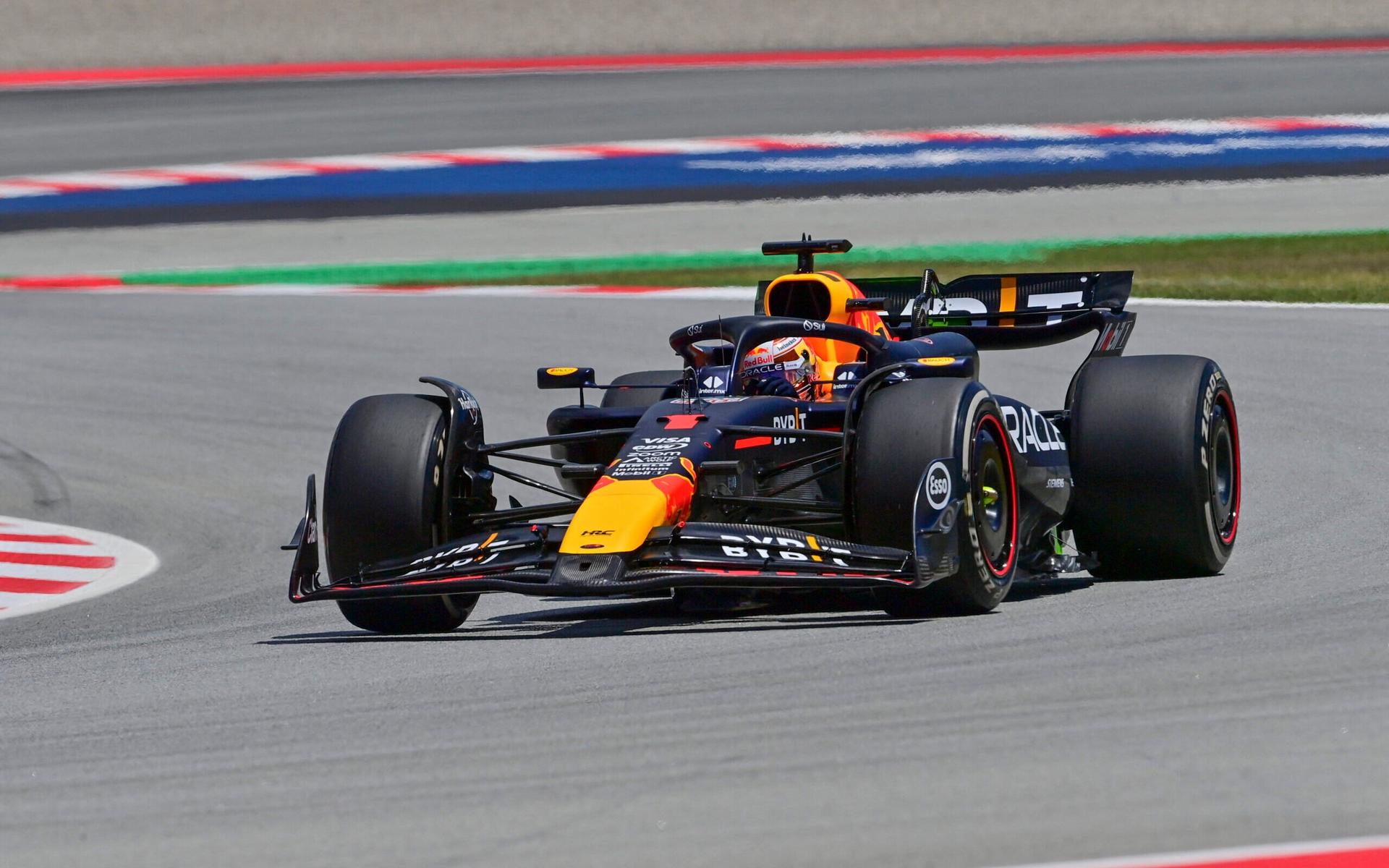 Max-Verstappen-TL1-GP-da-Espanha-scaled-aspect-ratio-512-320