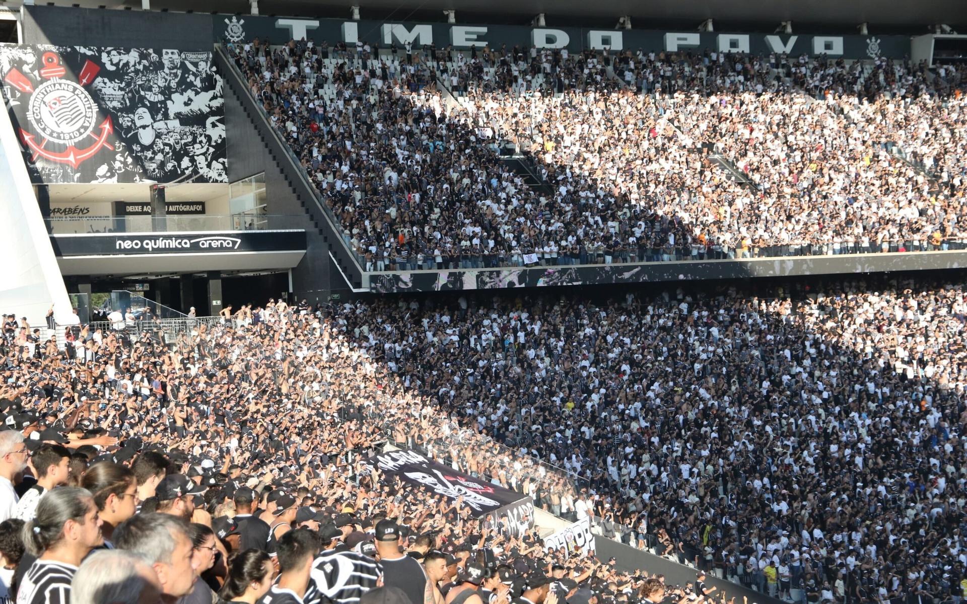 Torcida-Corinthians-Neo-Quimica-Arena-scaled-aspect-ratio-512-320