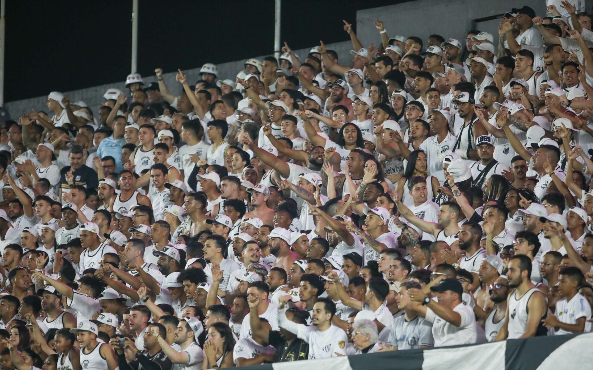 Torcida-Santos-Vila-Belmiro-scaled-aspect-ratio-512-320