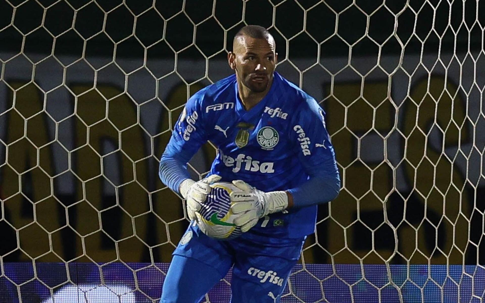 Weverton-em-Palmeiras-2×1-Atletico-MG-aspect-ratio-512-320