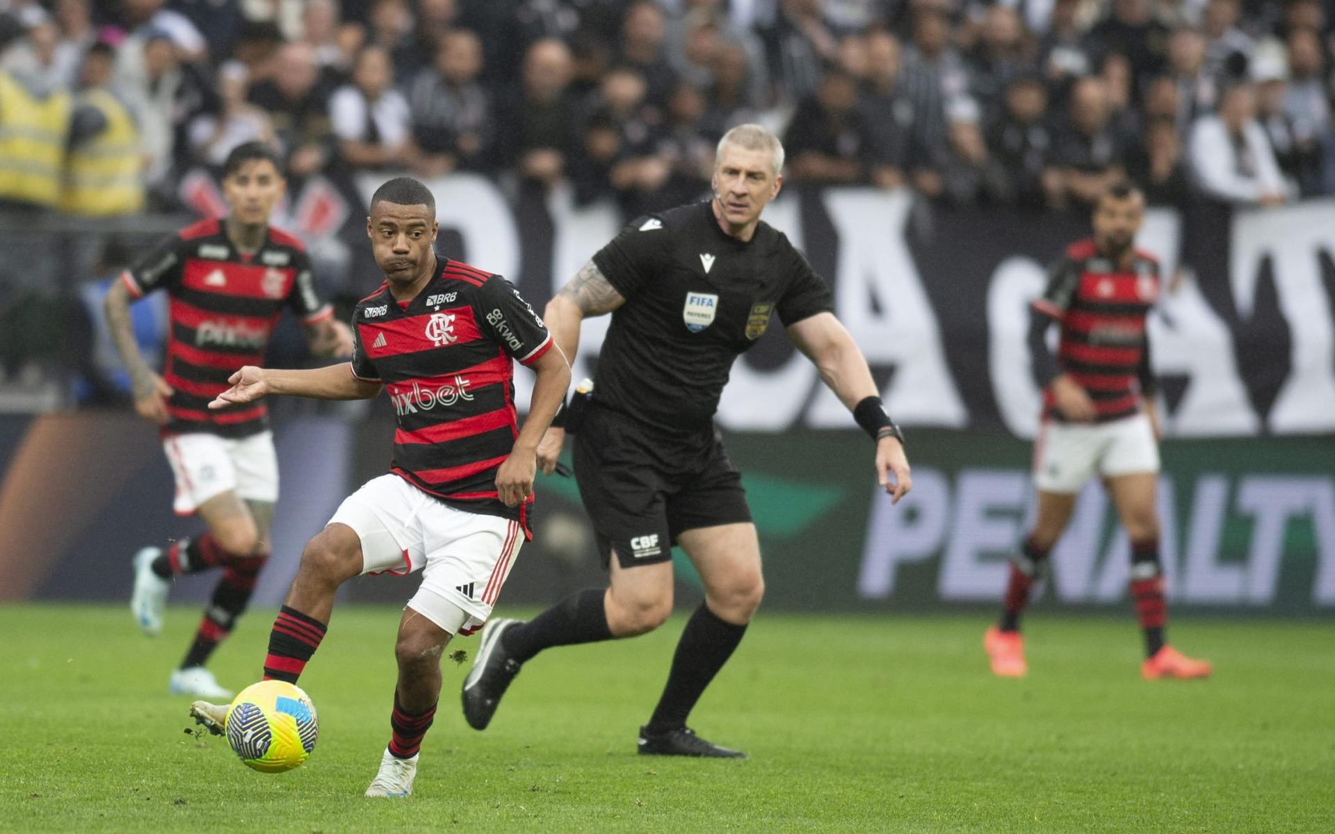 anderson-daronco-arbitro-flamengo-corinthians-semifinal-copa-do-brasil-scaled-aspect-ratio-512-320