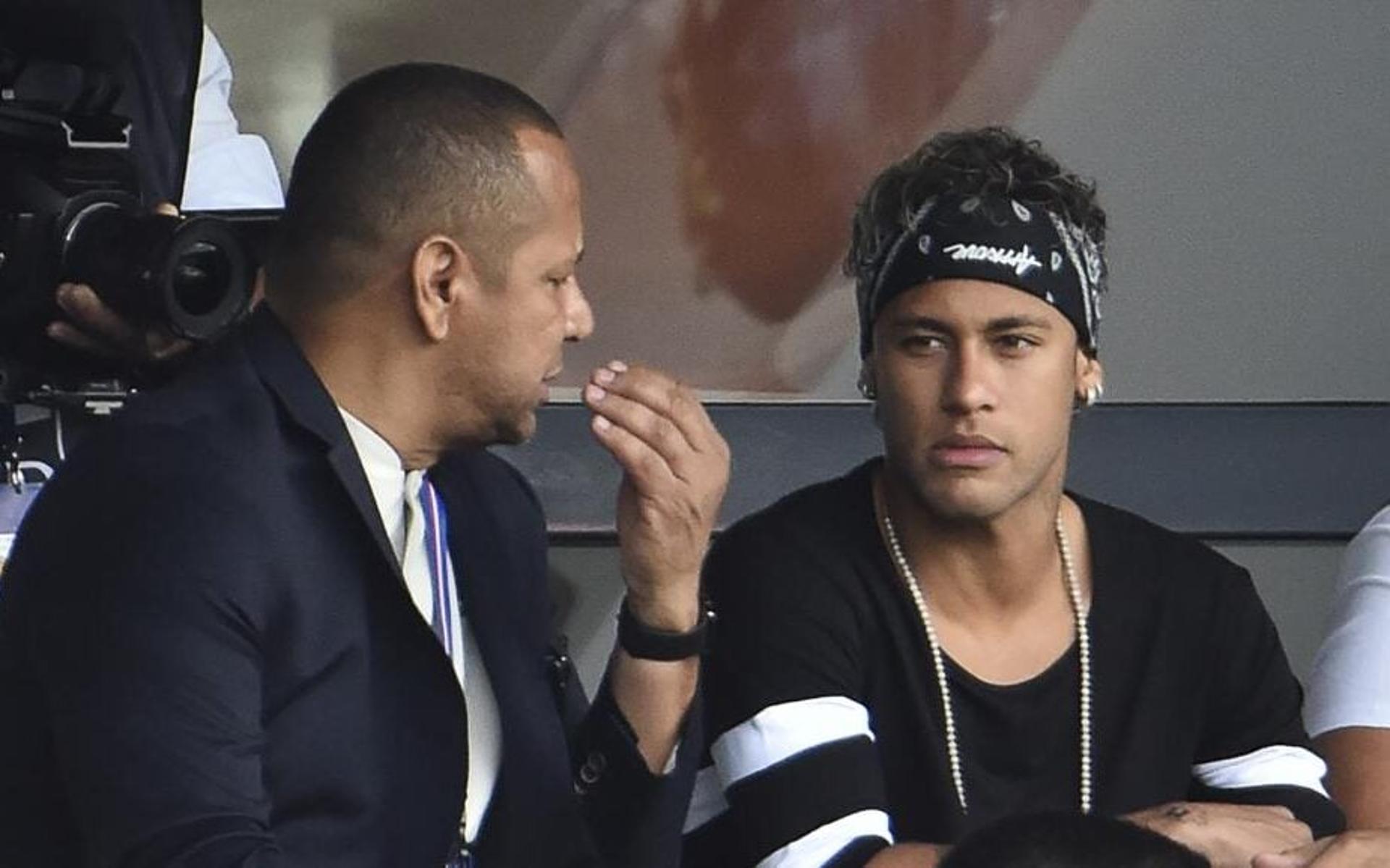 Neymar Pai é o empresário do craque brasileiro (Foto: AFP)