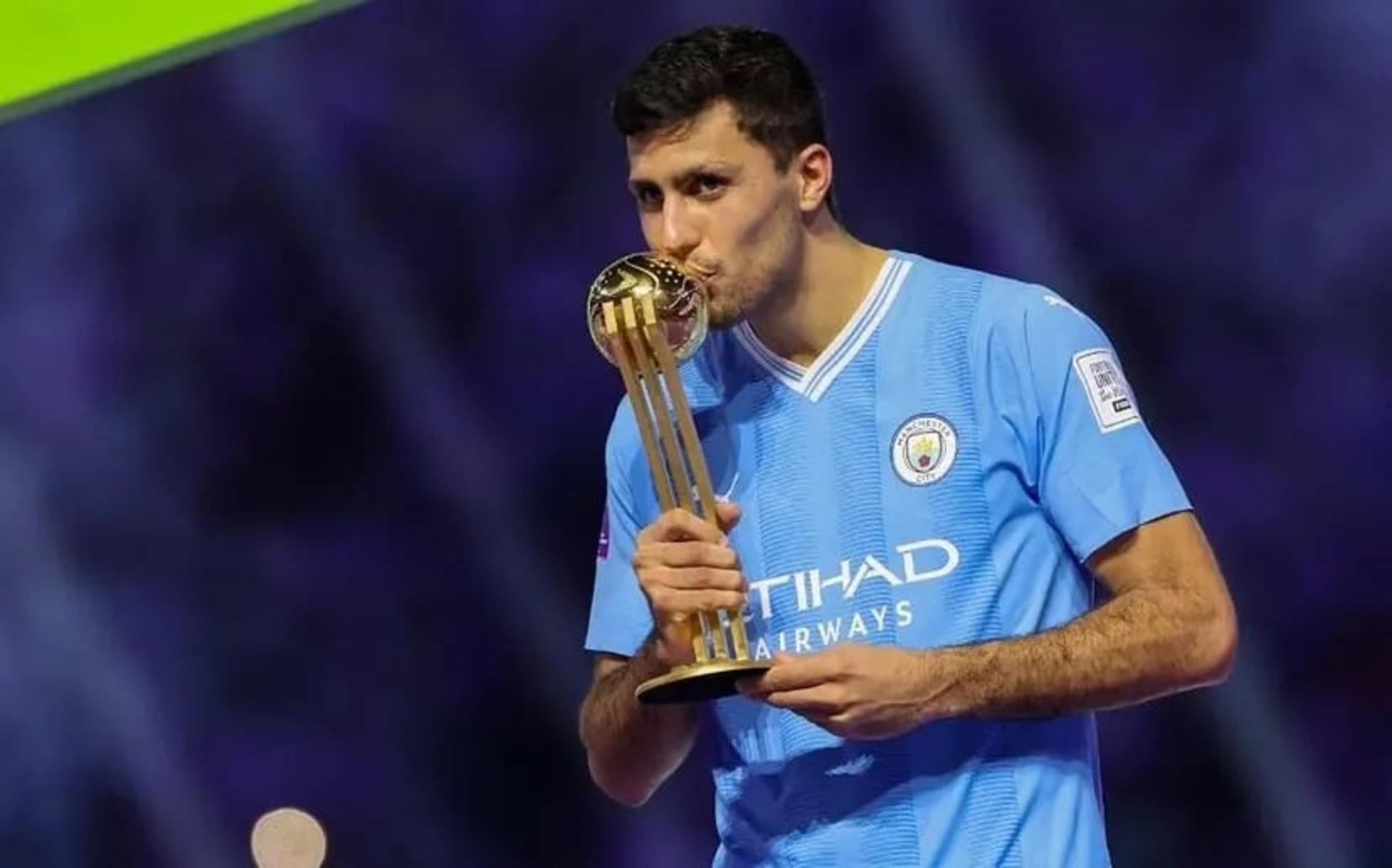 Rodri, volante do Manchester City, foi eleito o melhor jogador do mundo na temporada 2023-24 (Foto: AFP)