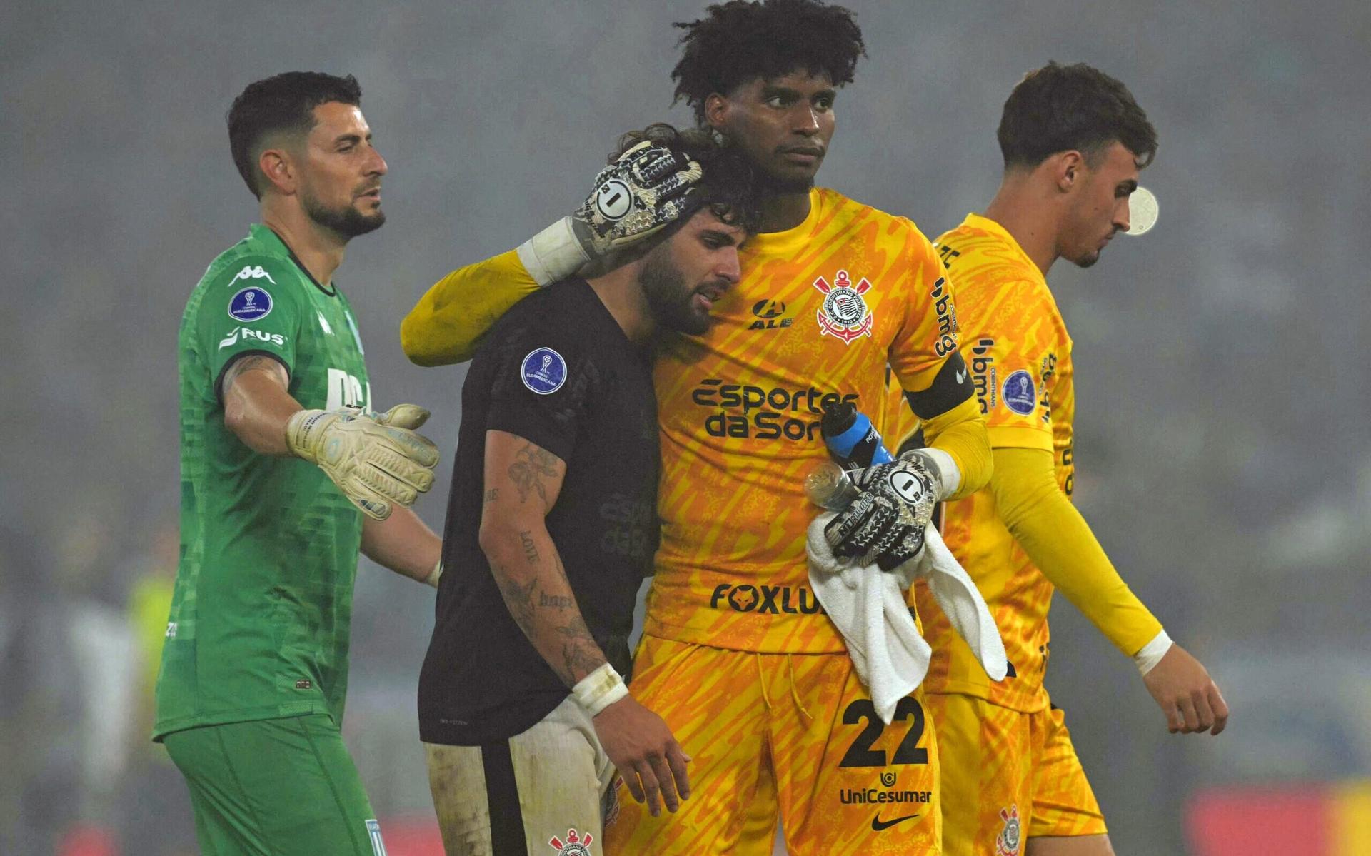 AFP__20241101__36LA83R__v1__HighRes__FblSudamericanaRacingCorinthians-scaled-aspect-ratio-512-320