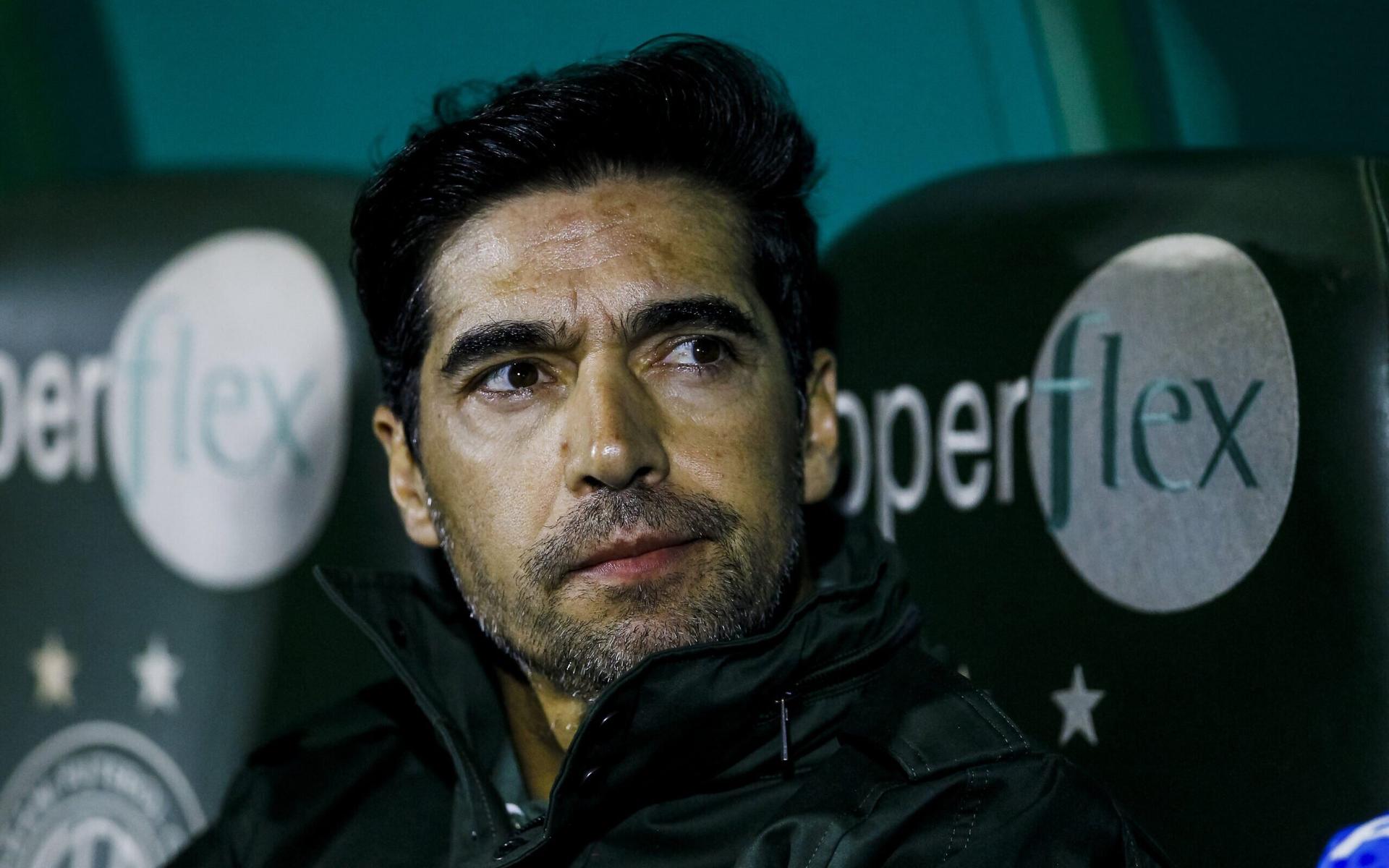 Abel-Ferreira-em-Palmeiras-x-Atletico-MG-pelo-Brasileirao-2-scaled-aspect-ratio-512-320