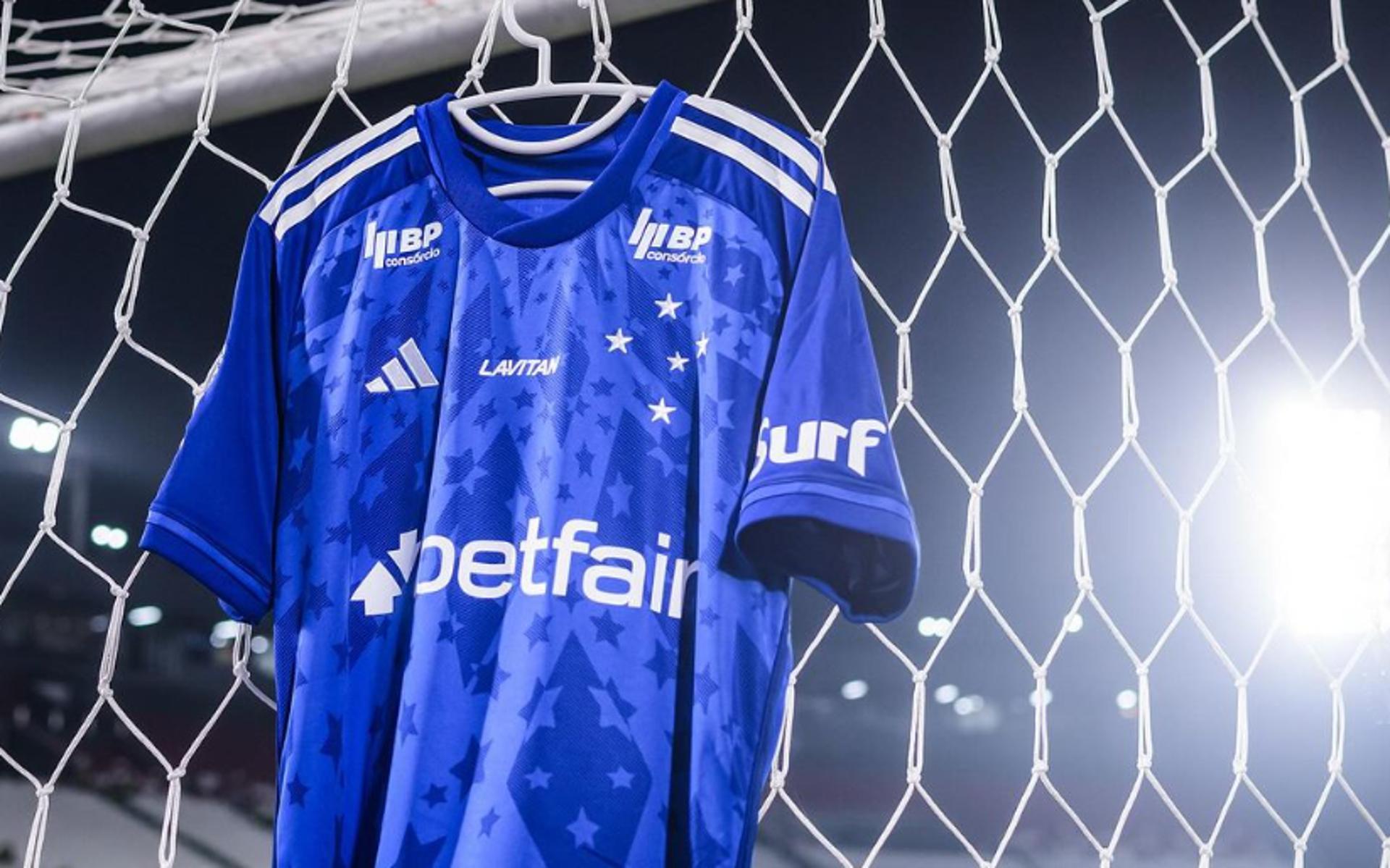 Camisa-Cruzeiro-Defensores-del-CHaco-aspect-ratio-512-320