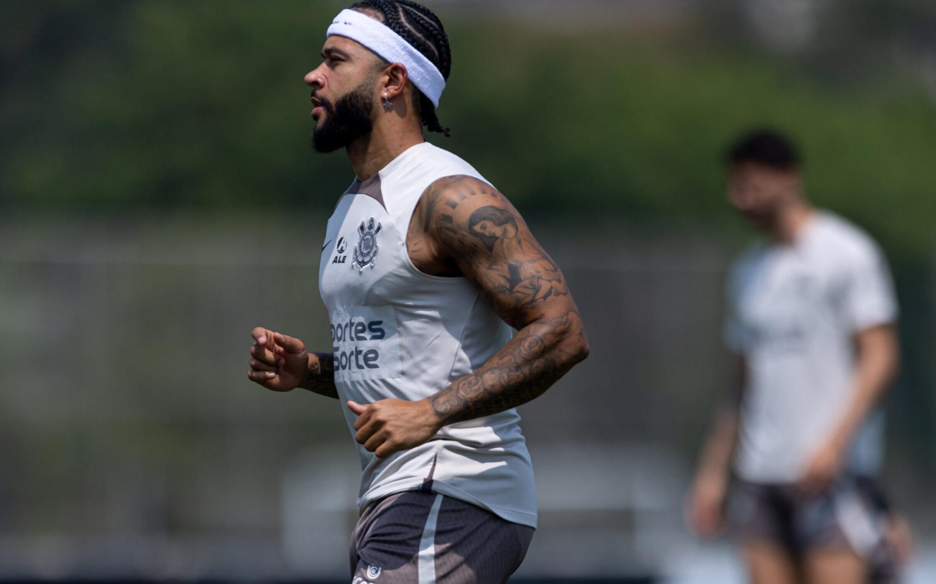 Memphis-Depay-treino-corinthians-2609-scaled-aspect-ratio-512-320