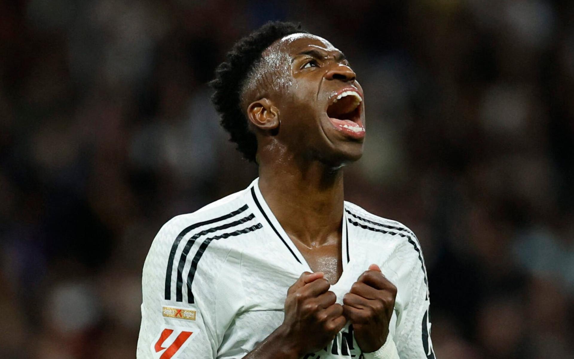 Vinicius-Junior-se-frustra-com-chance-perdida-em-Real-Madrid-0x4-Barcelona-scaled-aspect-ratio-512-320