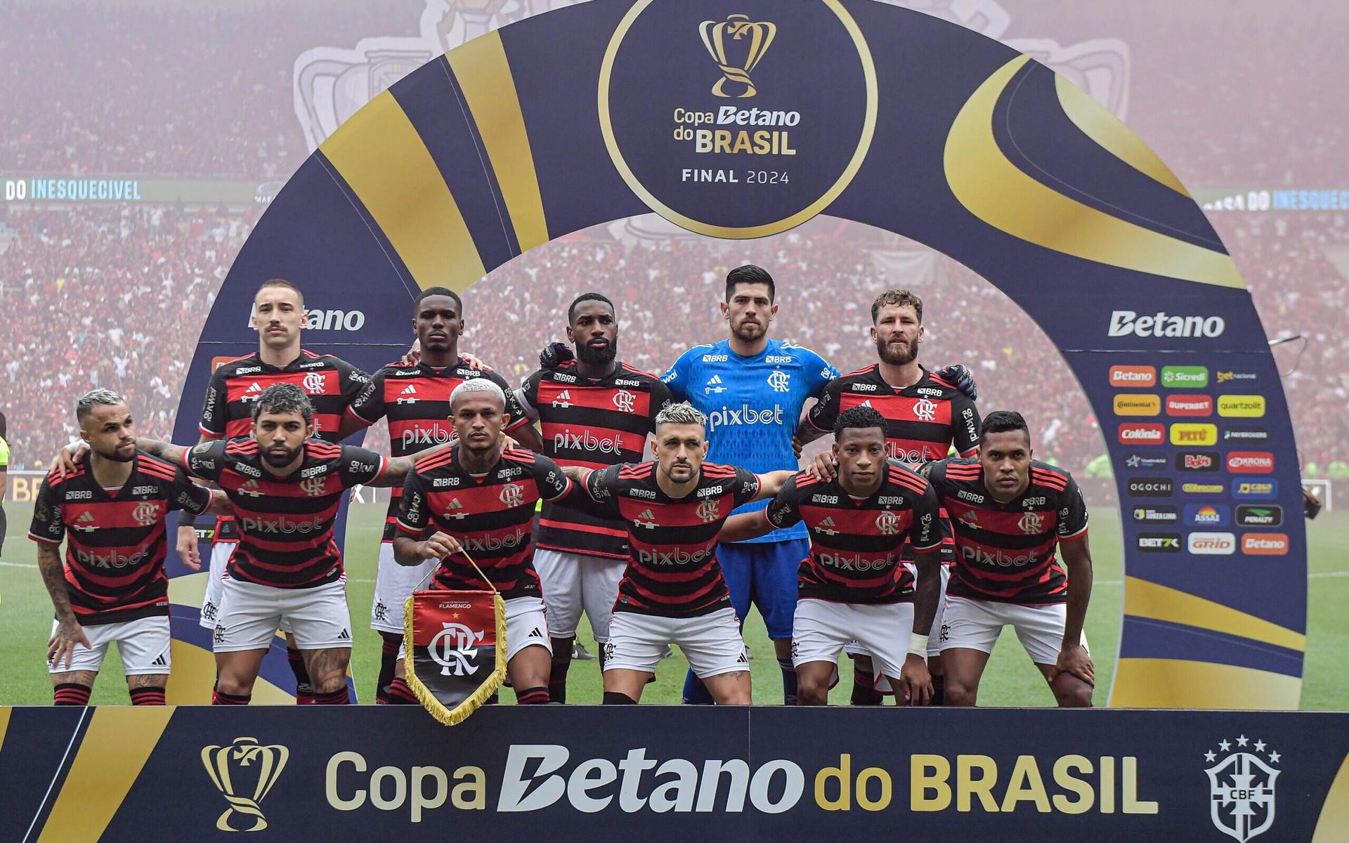 Plata foi titular no primeiro jogo da final da Copa do Brasil (Foto: Thiago Ribeiro/AGIF)