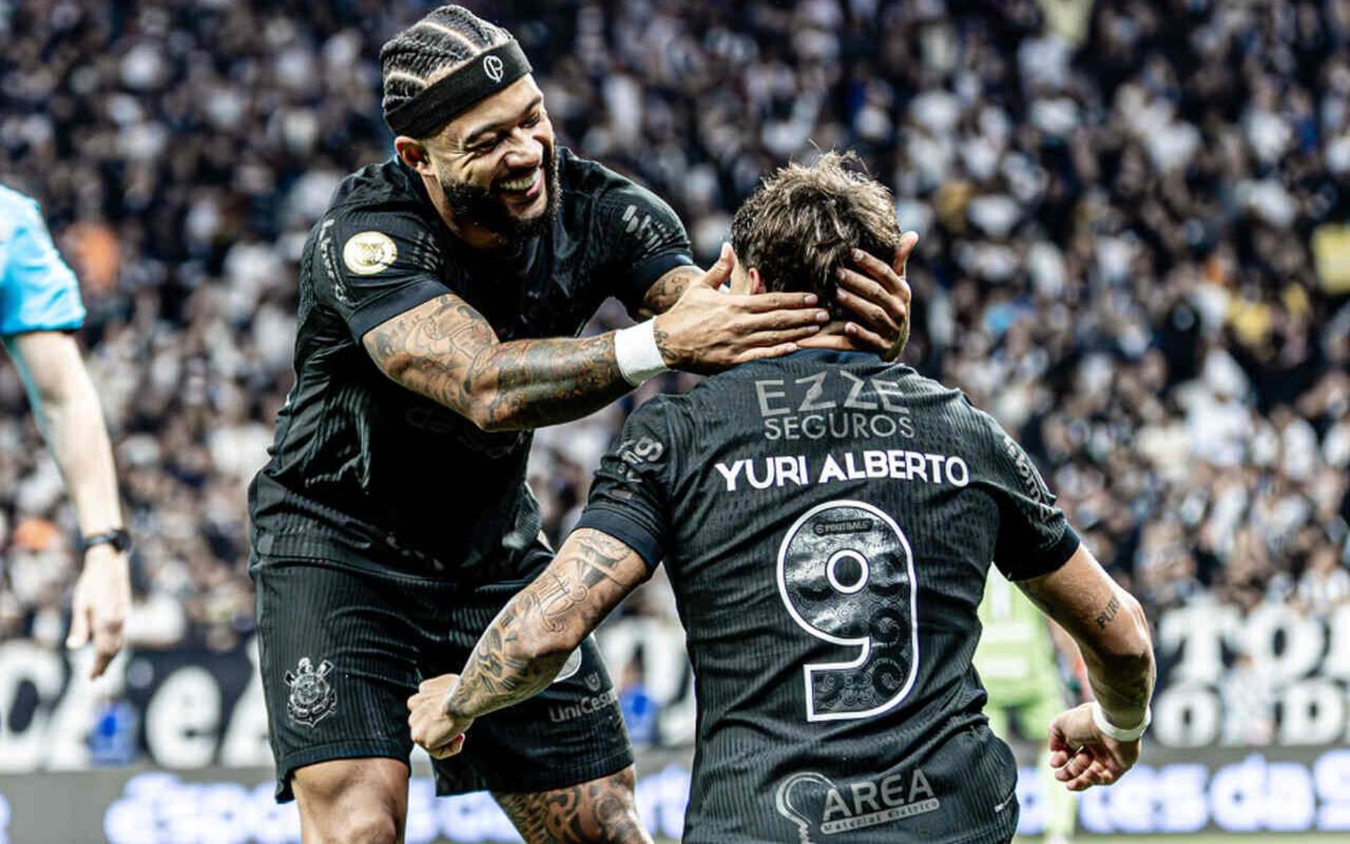 memphis_e_yuri_alberto_comemoram_gol_m2ea_Easy-Resize.com_-aspect-ratio-512-320