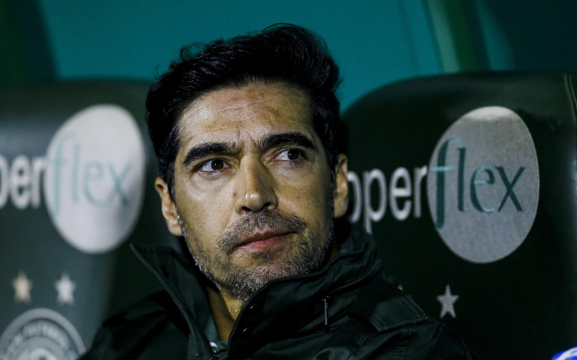 Abel-Ferreira-em-Palmeiras-x-Atletico-MG-pelo-Brasileirao-2-scaled-aspect-ratio-512-320