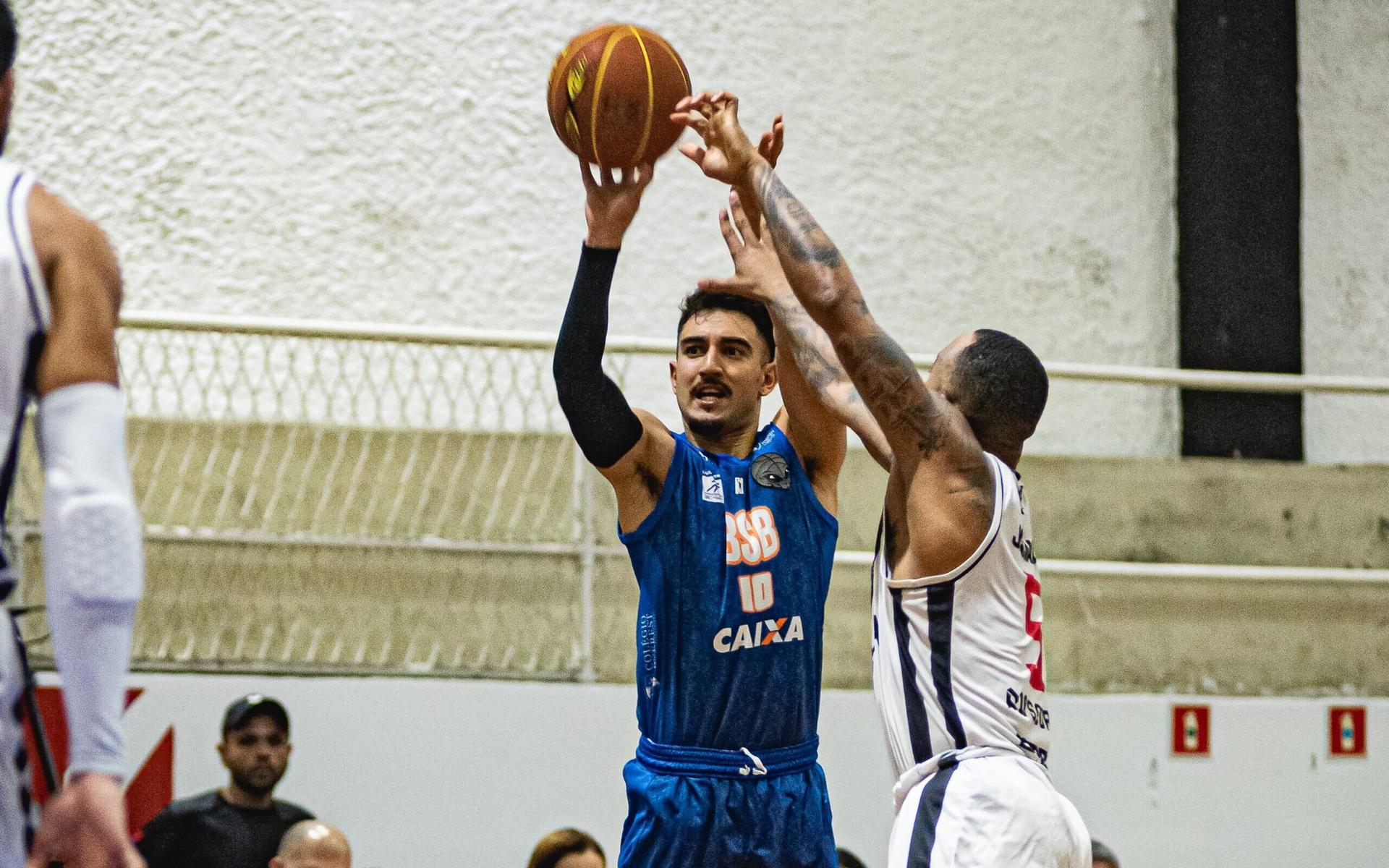 Lucas, do Brasília, em partida do NBB